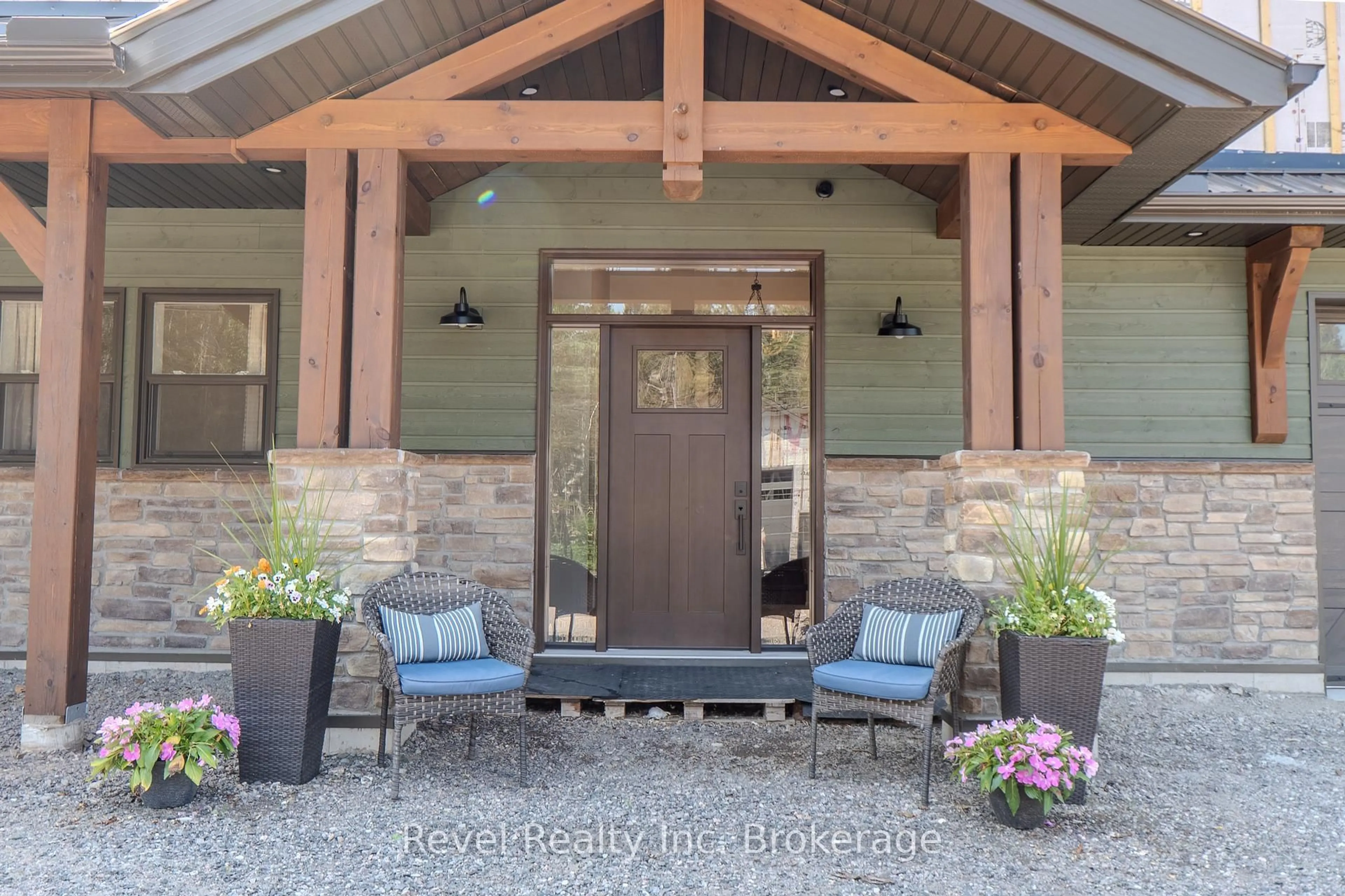 Indoor entryway for 1196 River Rd, Chisholm Ontario P0H 1B0