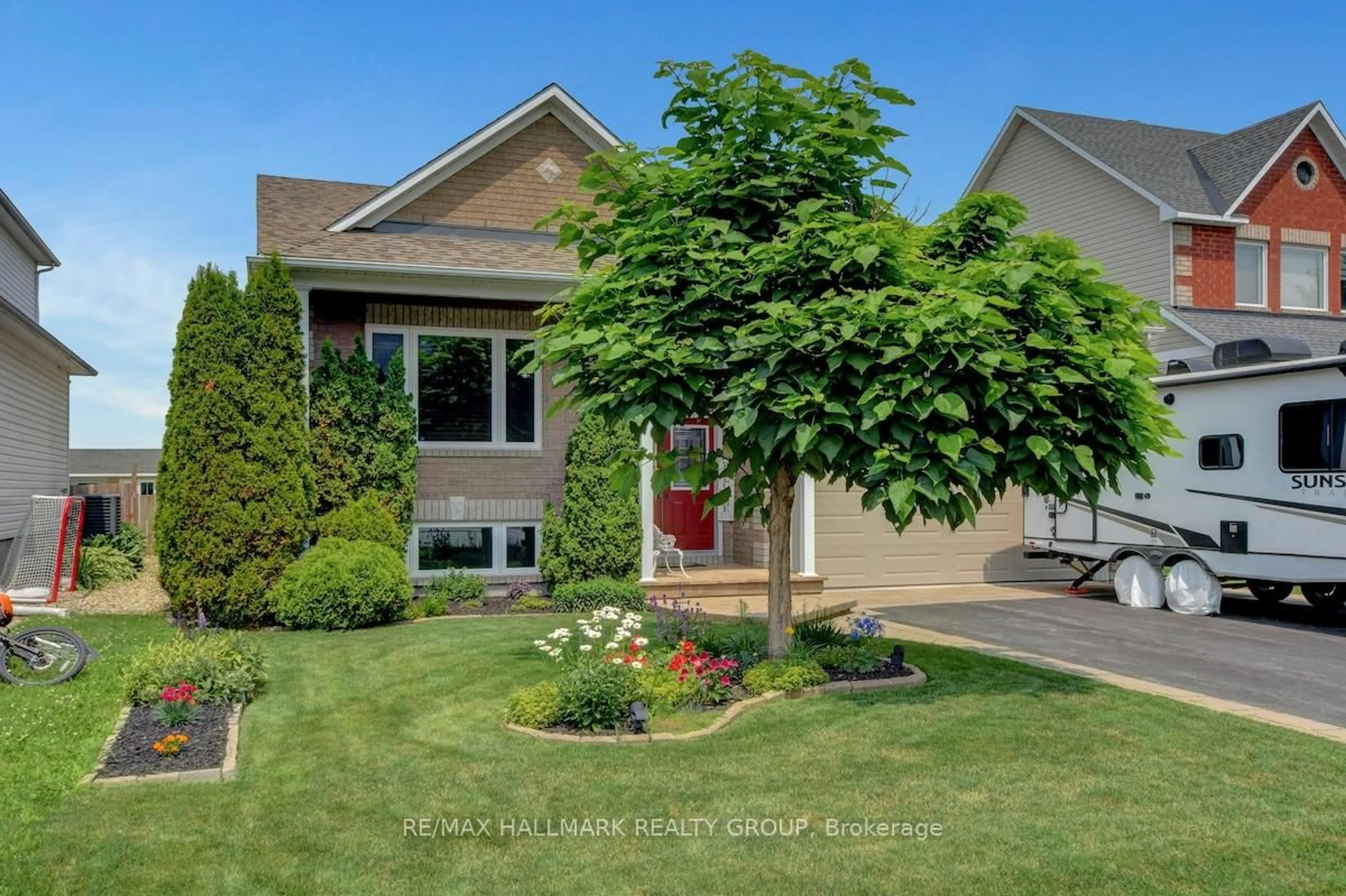 Unknown for 208 Labelle St, Russell Ontario K0A 1W0