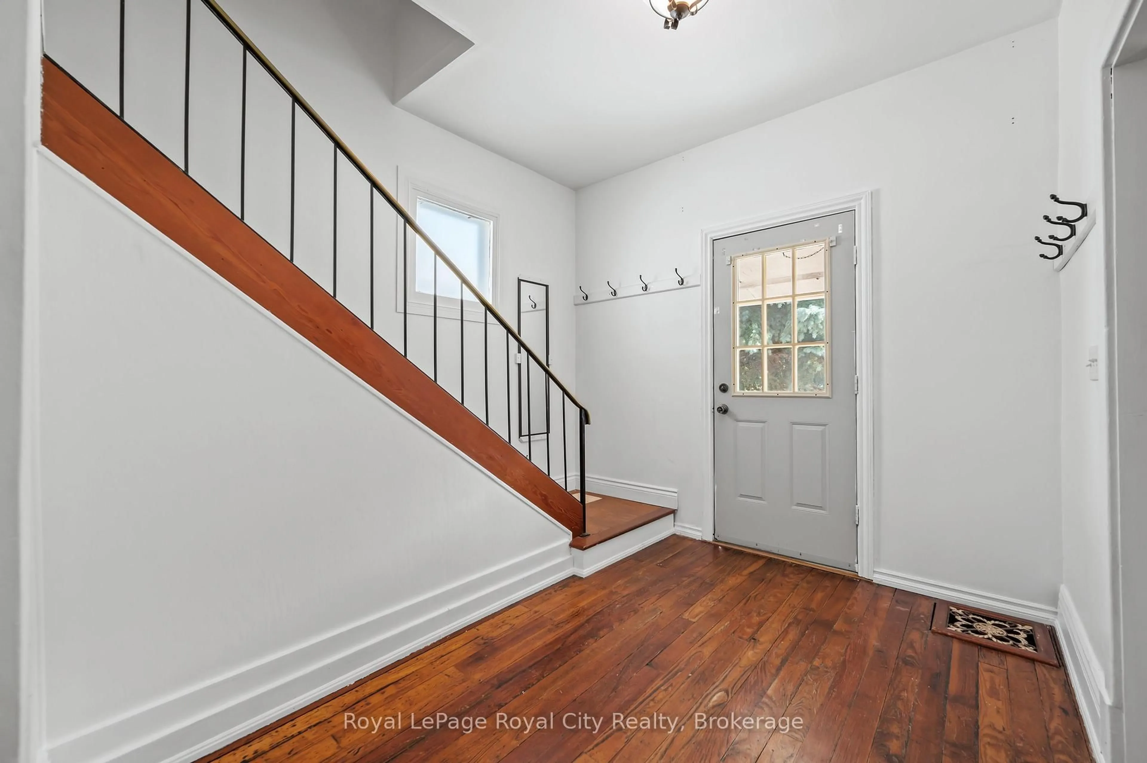 Indoor entryway for 91 Stevenson St, Guelph Ontario N1E 5N5