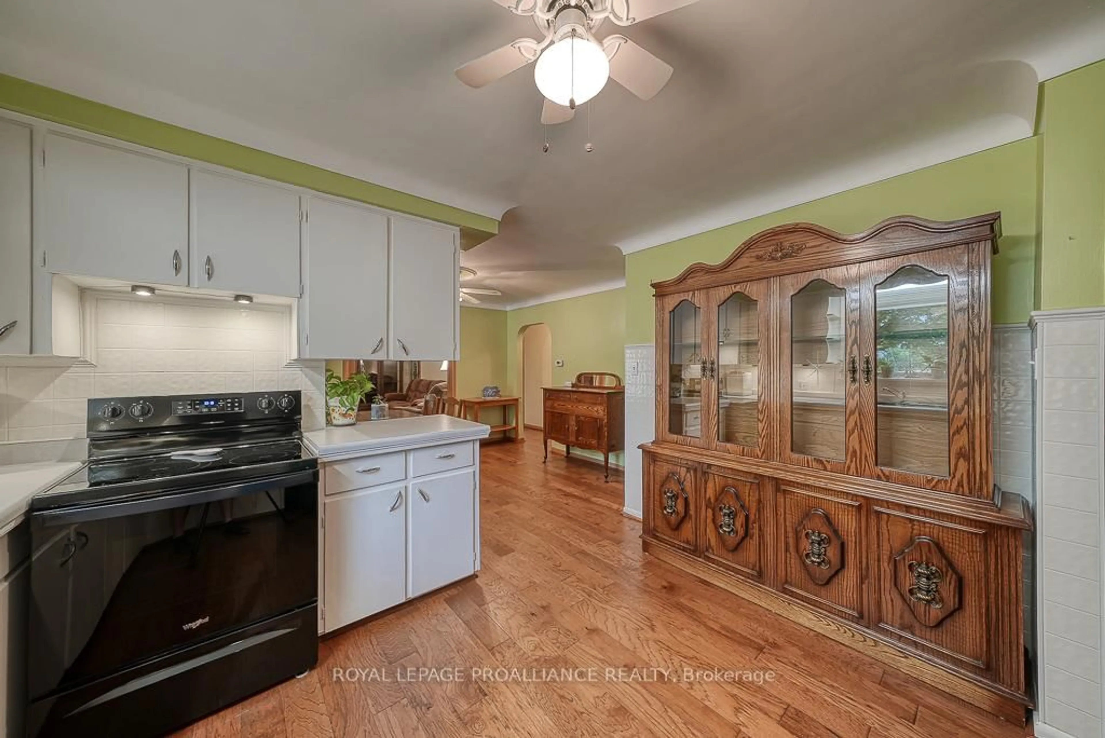 Open concept kitchen, unknown for 335 Delcrest Ave, Norfolk Ontario N4B 2S8