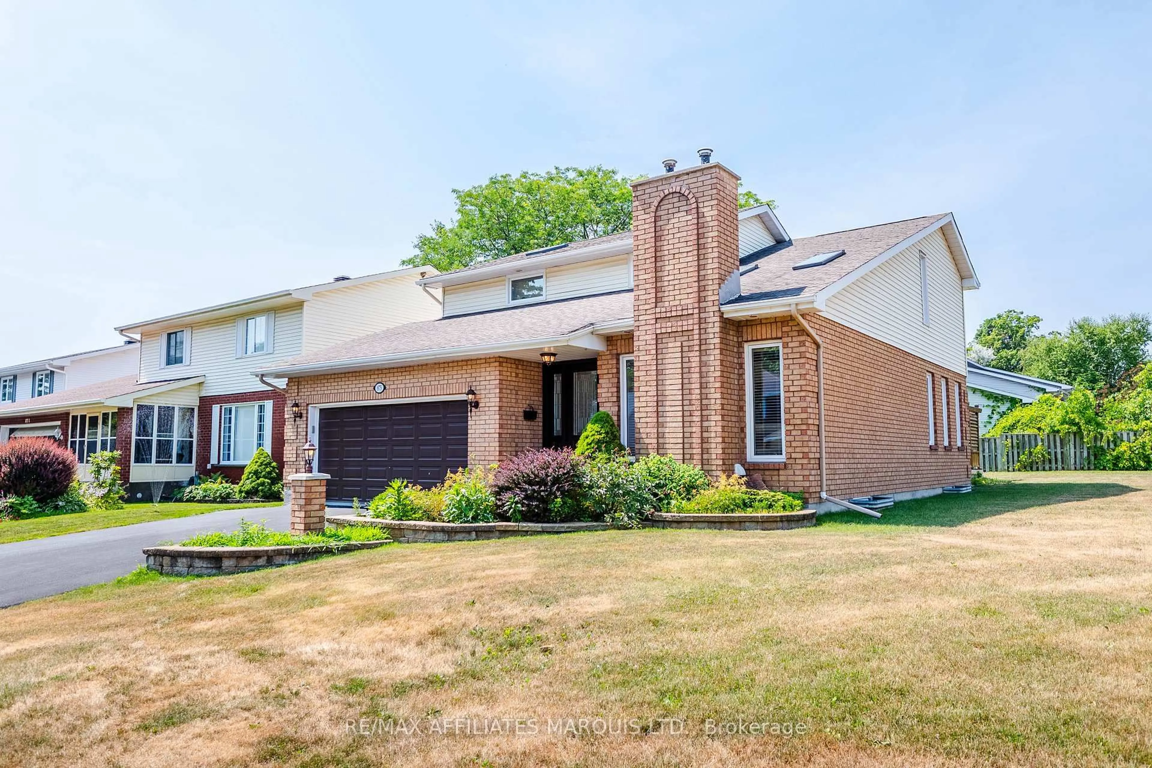 Home with brick exterior material, street for 875 Kenyon Cres, Cornwall Ontario K6H 6Z1