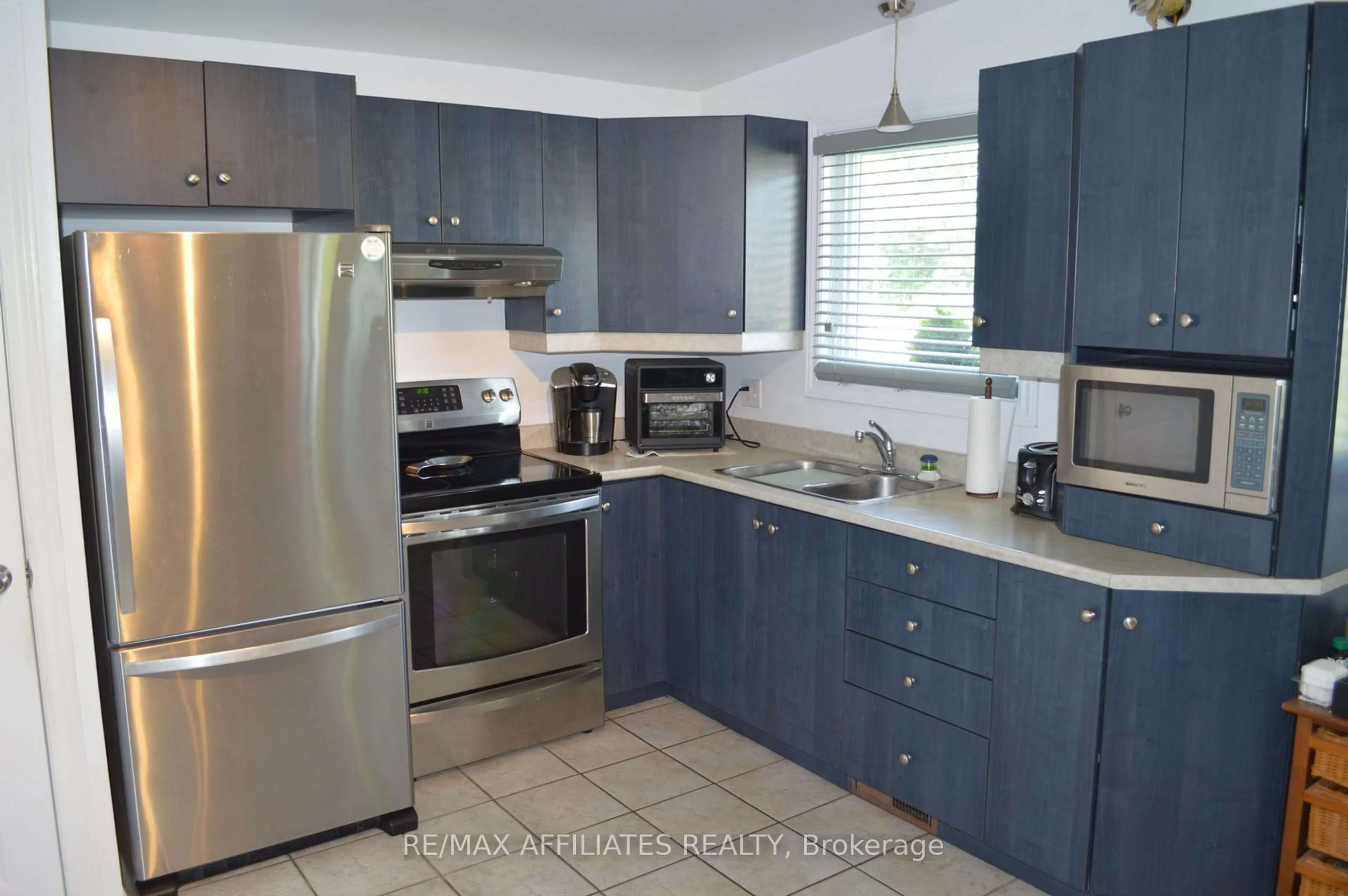 Standard kitchen, ceramic/tile floor for 545 GHISLAIN St, Hawkesbury Ontario K6A 2X7