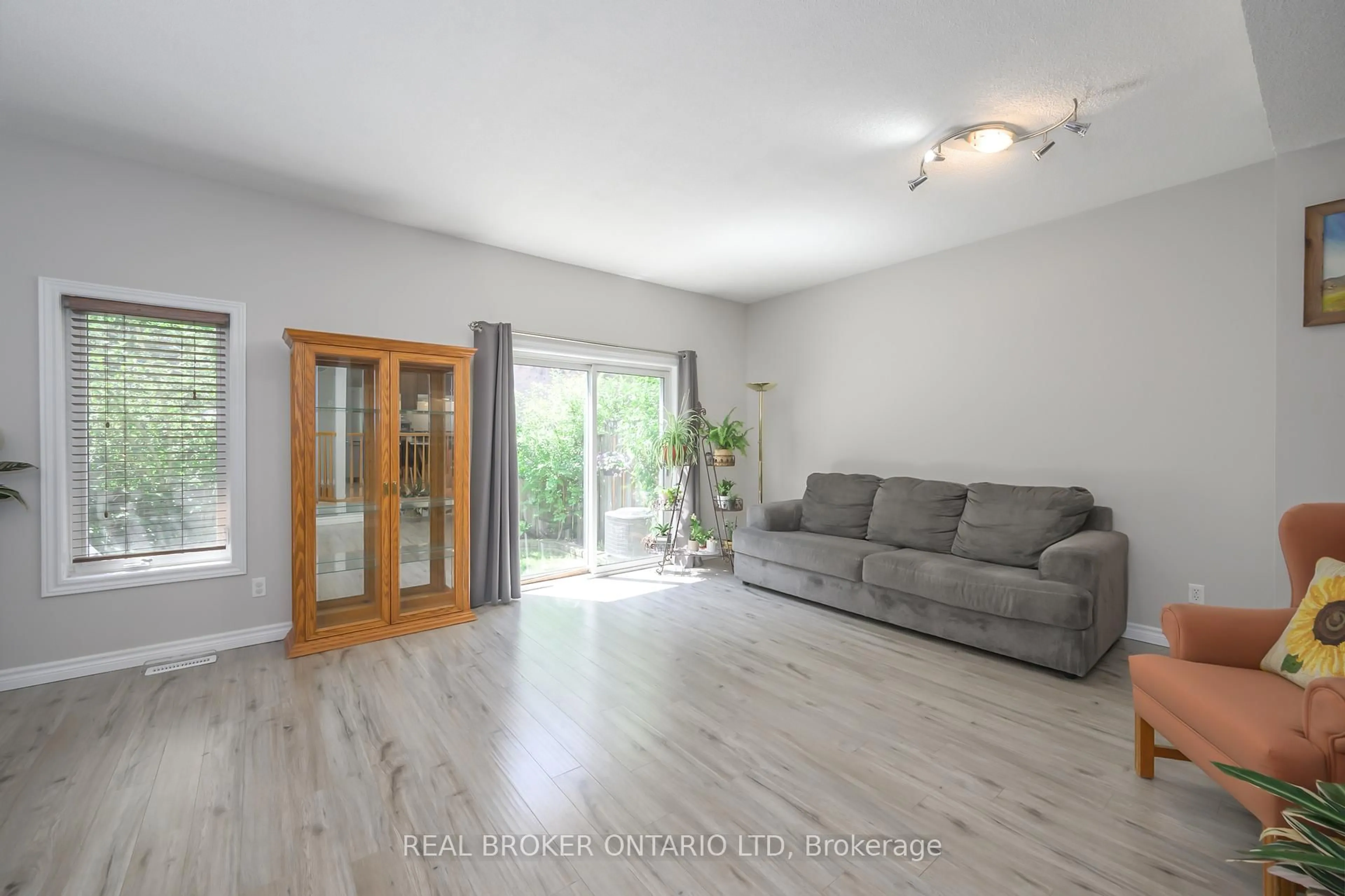 Living room with furniture, unknown for 9 Ailsa Pl #66, London South Ontario N5Z 4Z6