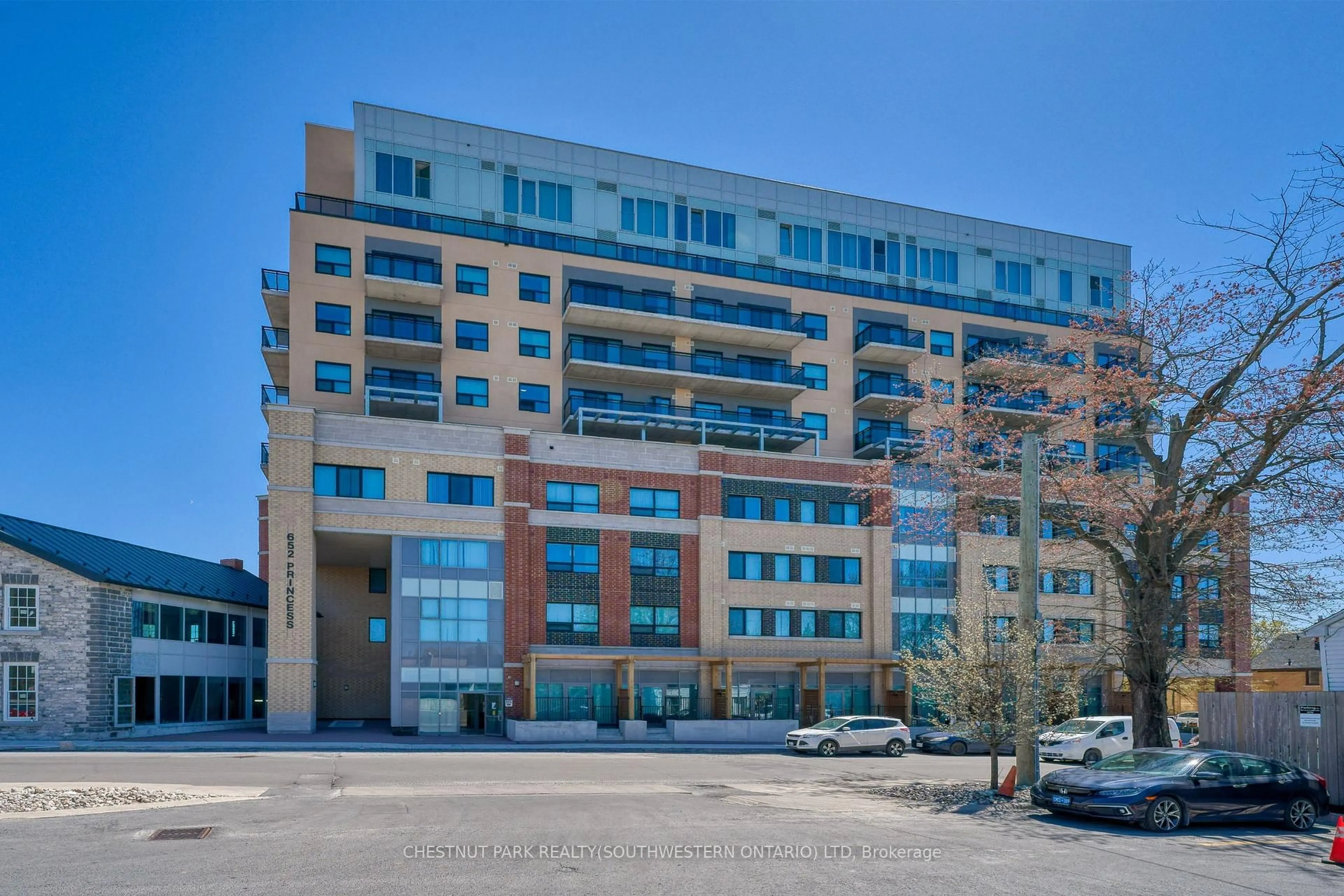 Indoor foyer for 652 Princess St #438, Kingston Ontario K7L 1E5