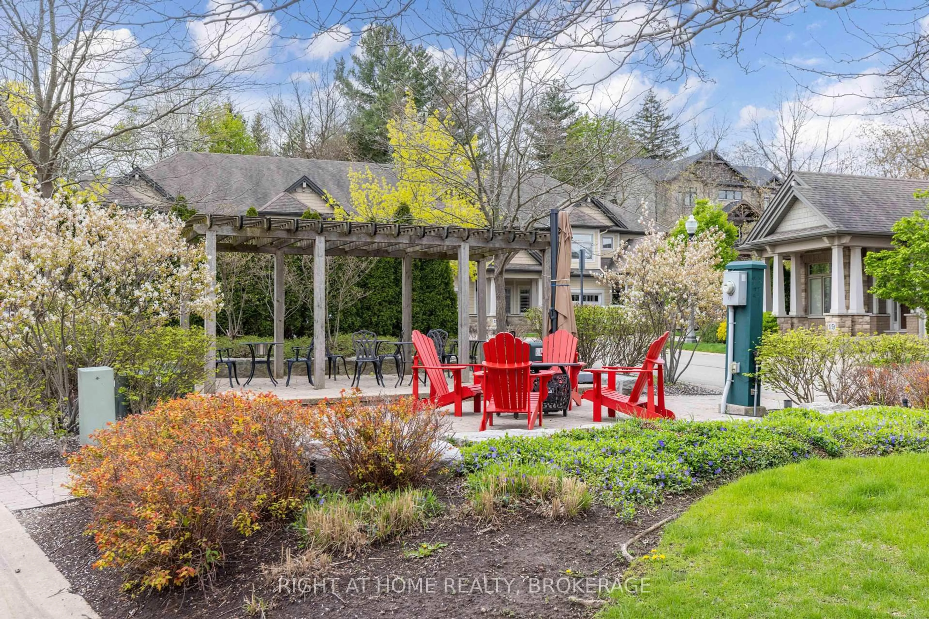 Patio, unknown for 2880 King St #Unit 17, Lincoln Ontario L0R 1S0