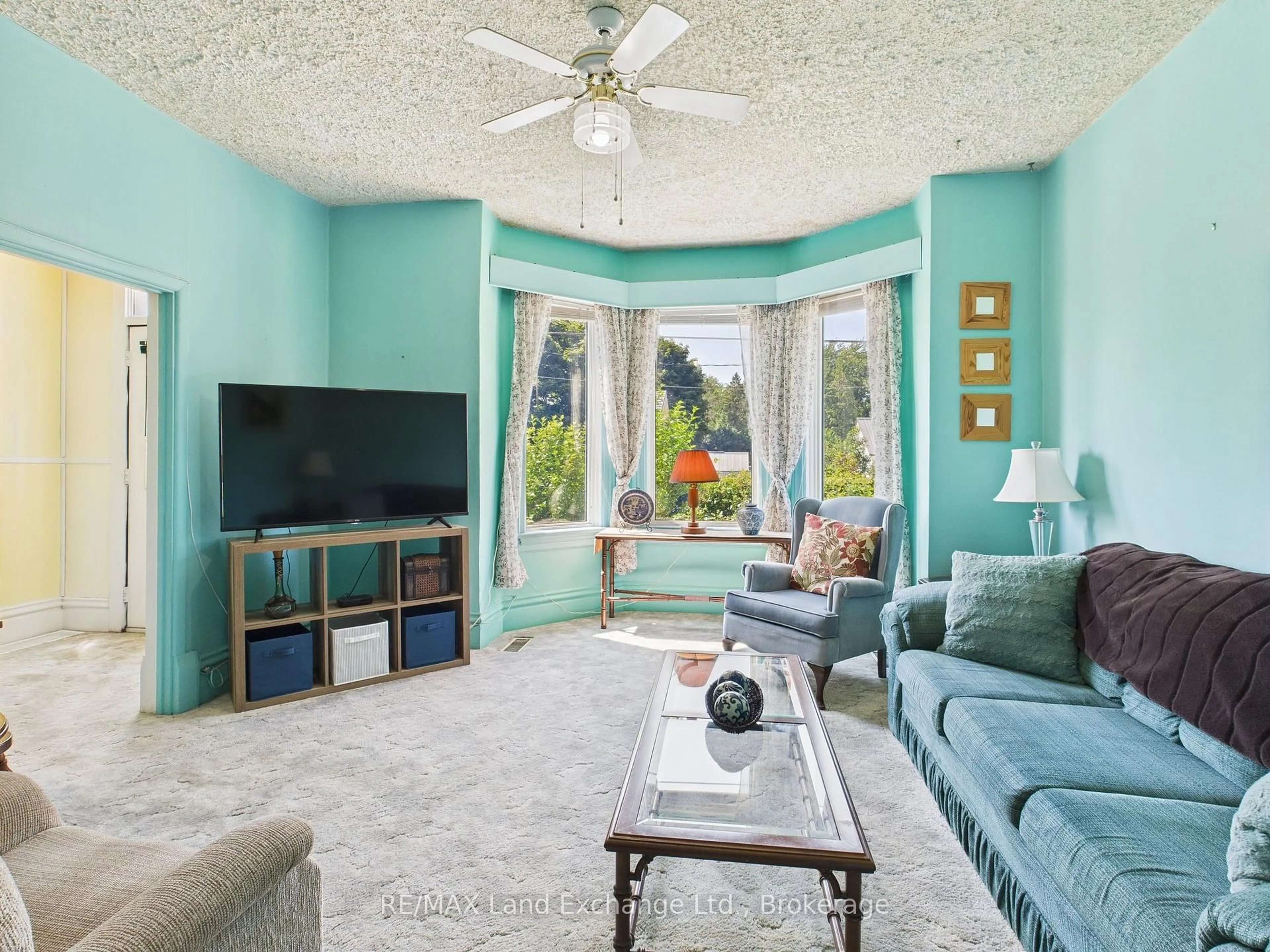 Living room with furniture, unknown for 1049 Queen St, Kincardine Ontario N2Z 1E3