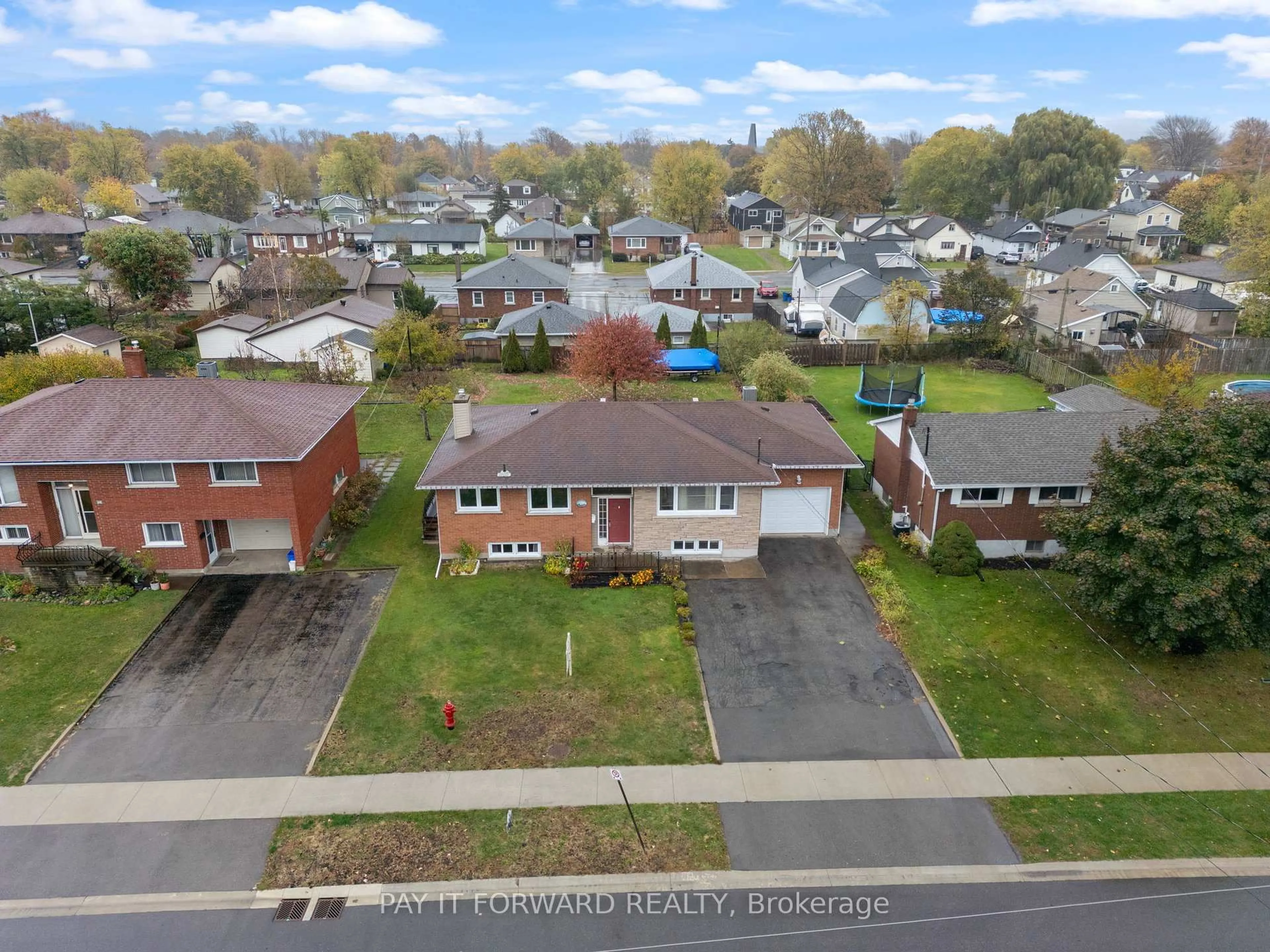 A pic from outside/outdoor area/front of a property/back of a property/a pic from drone, street for 21 Janet St, Port Colborne Ontario L3K 2E6