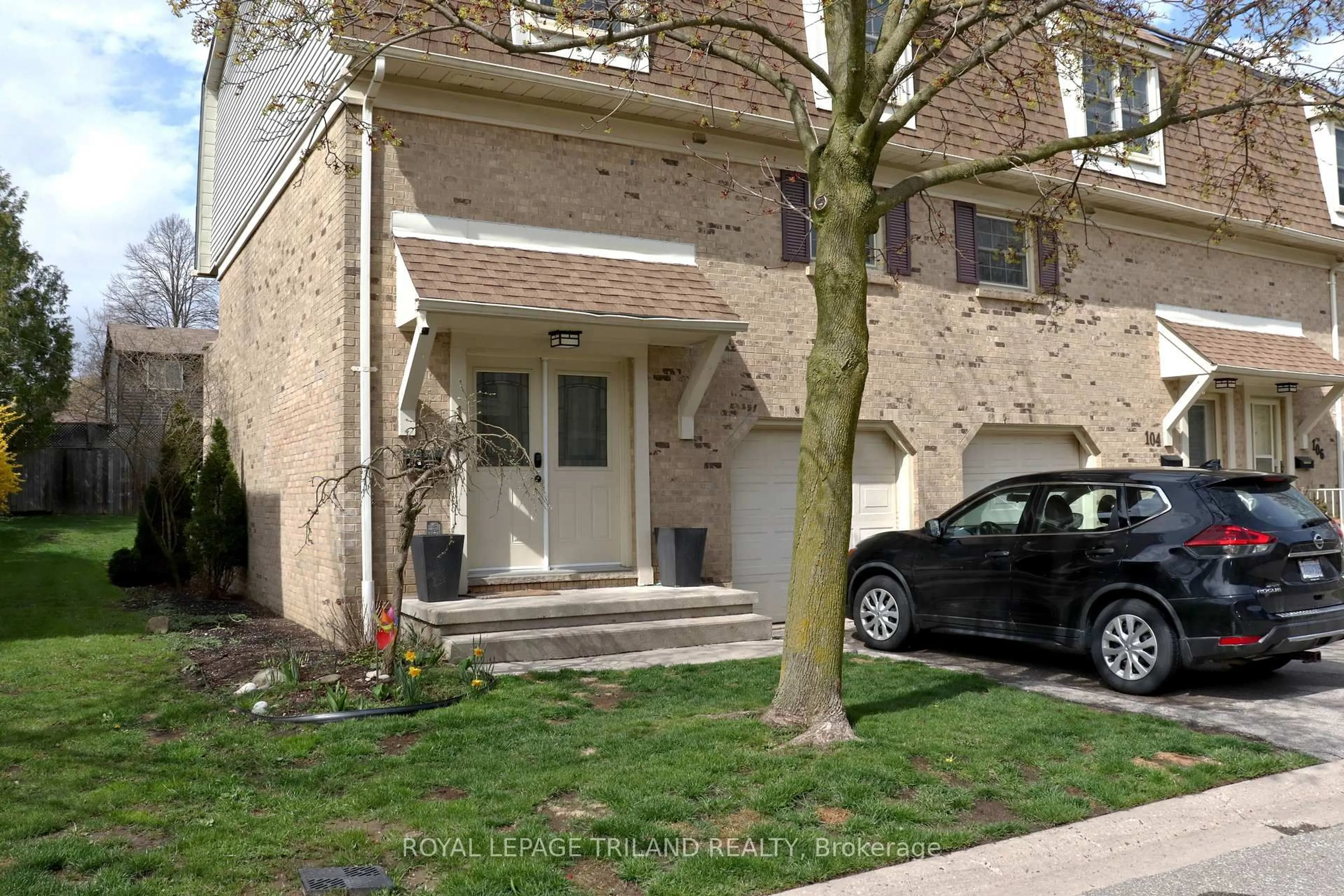 Unknown for 900 Pond View Rd #102, London South Ontario N5Z 4L7