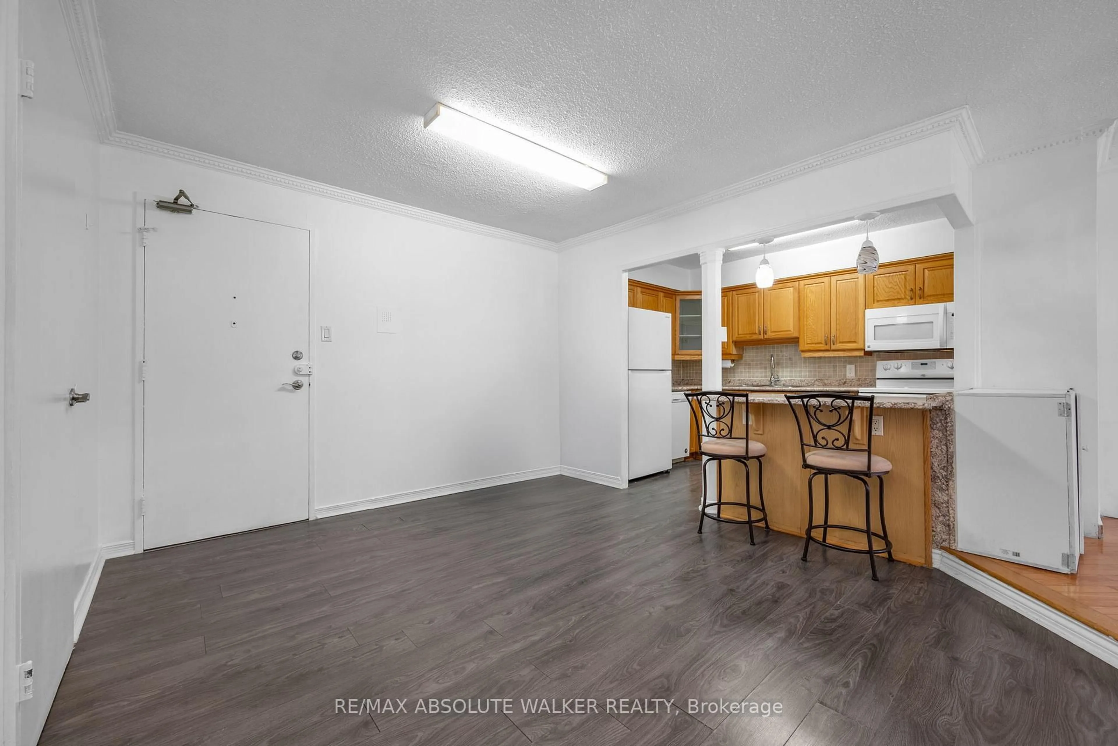 Standard kitchen, unknown for 158C McArthur Ave #1606, Ottawa Ontario K1L 8E7