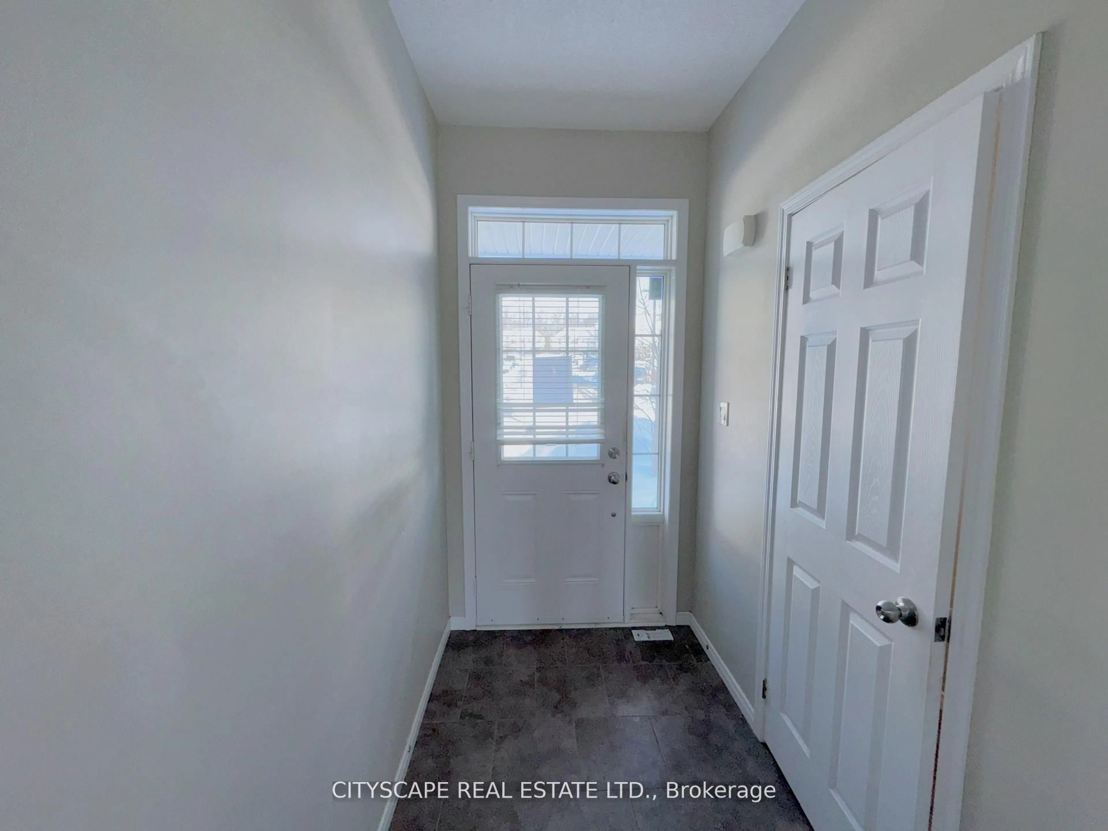 Indoor entryway for 21 Diana Ave #9, Brantford Ontario N3T 0G7