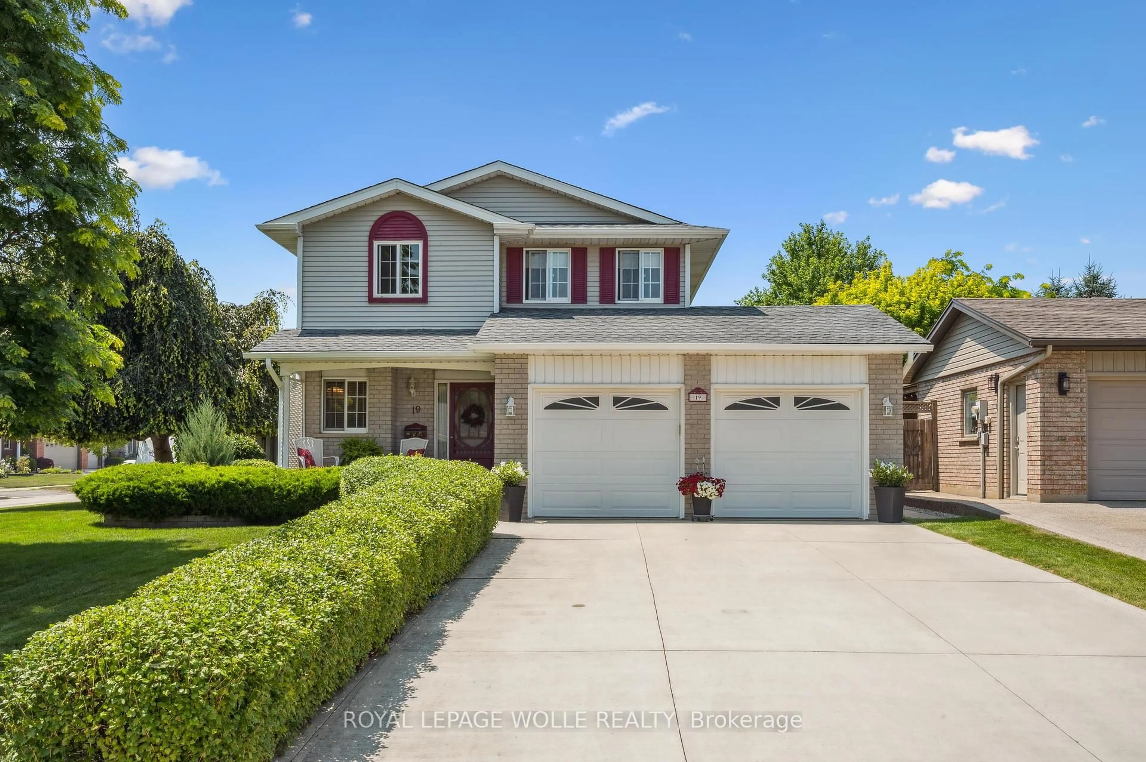 Home with vinyl exterior material, street for 19 Crane Dr, Woolwich Ontario N3B 3H4