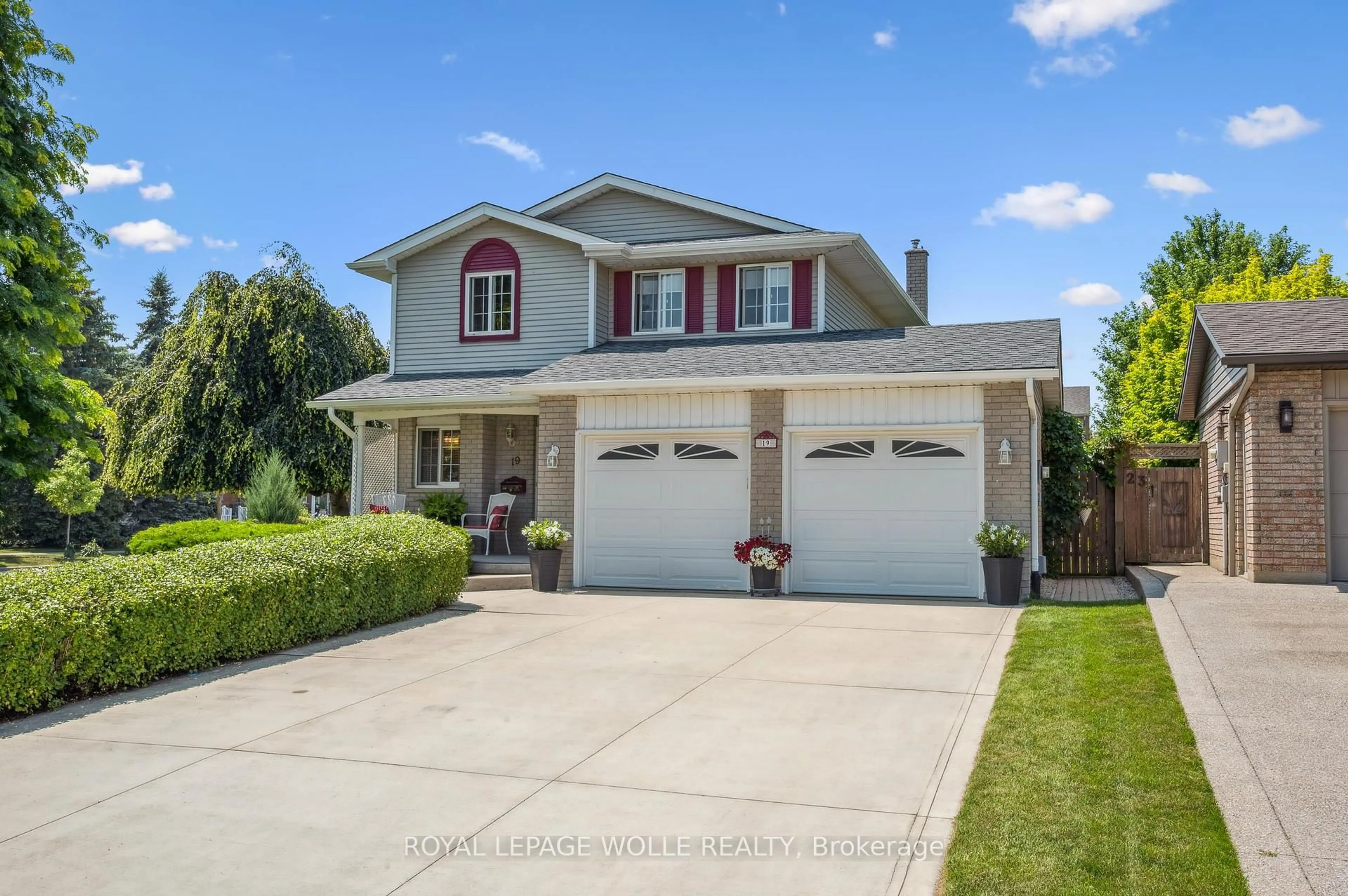 Home with vinyl exterior material, street for 19 Crane Dr, Woolwich Ontario N3B 3H4