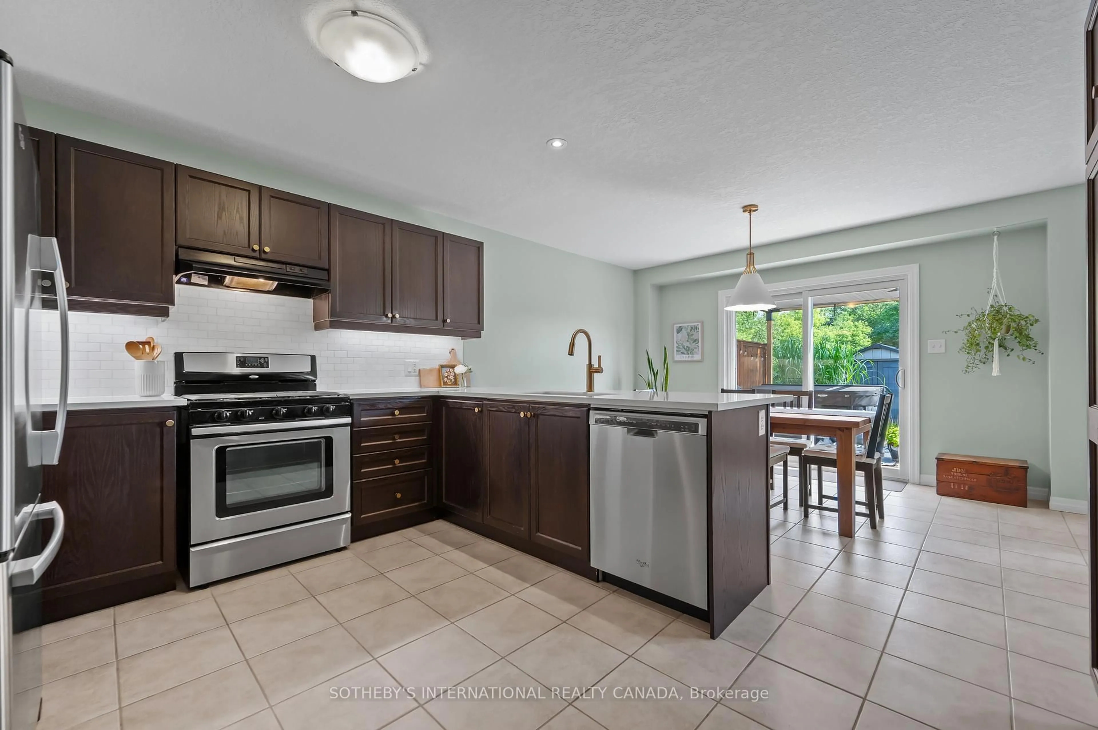 Open concept kitchen, ceramic/tile floor for 111 Hardcastle Dr, Cambridge Ontario N1S 0A6