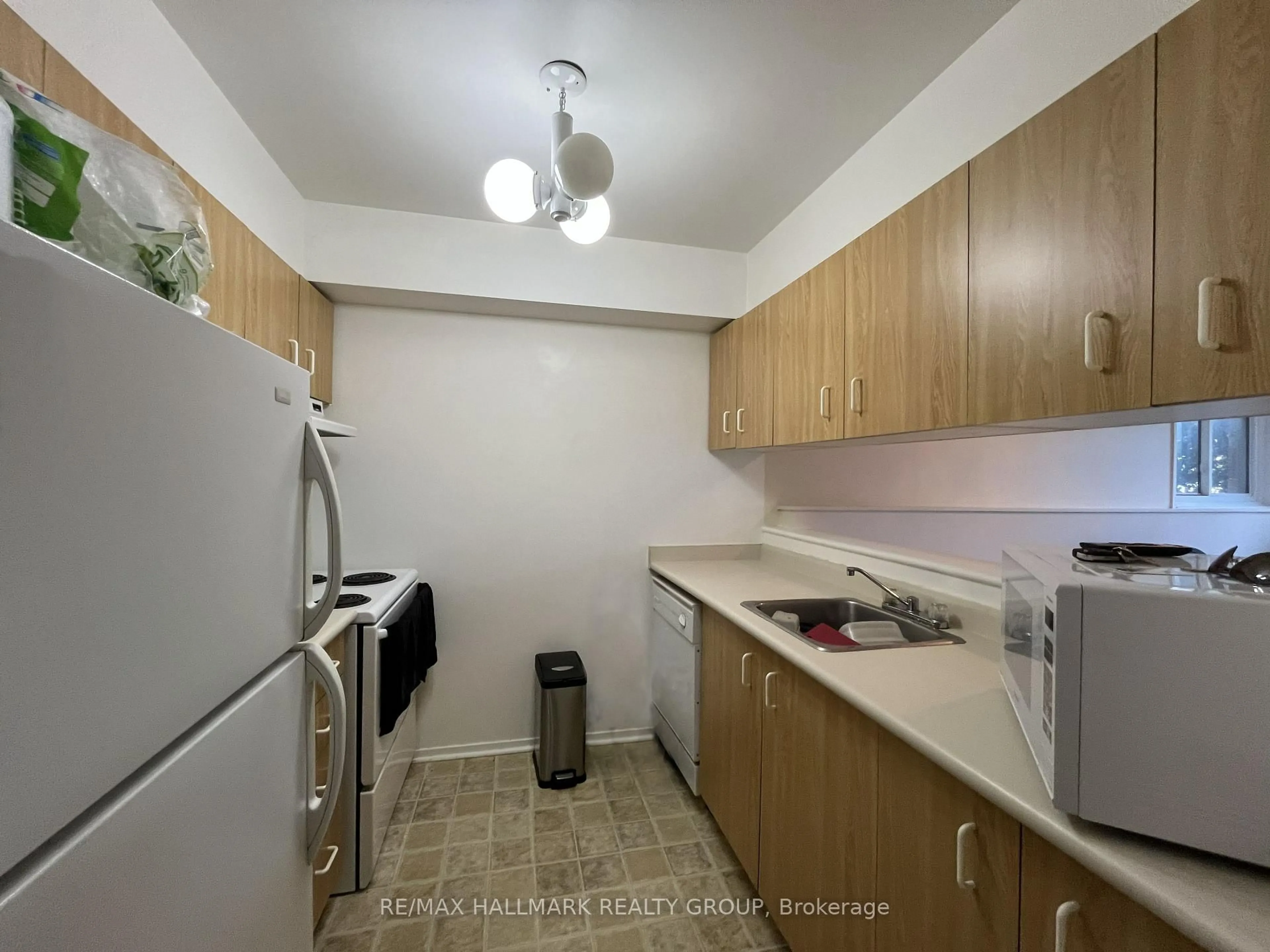 Standard kitchen, unknown for 345 Centrum Blvd #108, Ottawa Ontario K1E 3W9