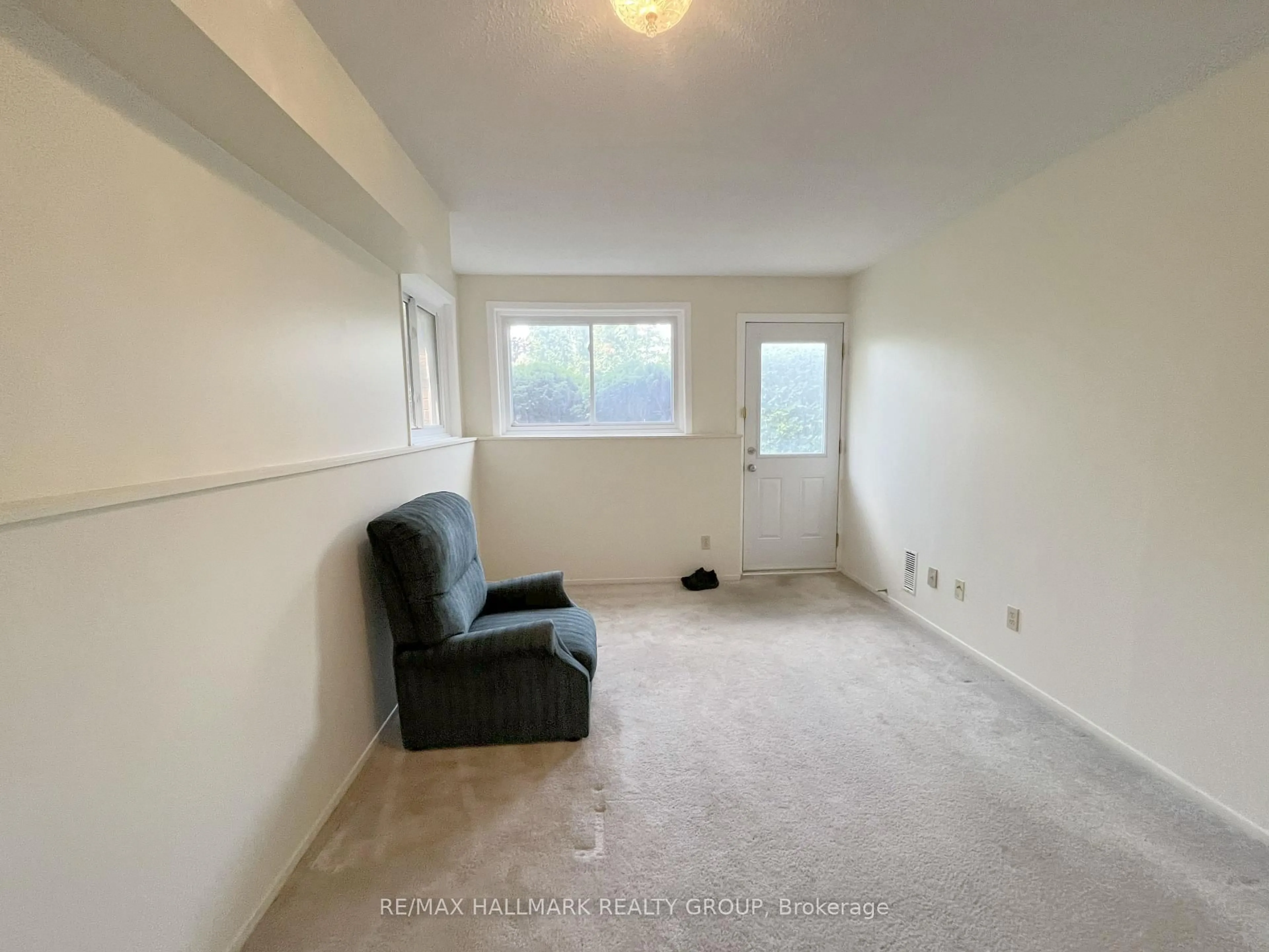 A pic of a room for 345 Centrum Blvd #108, Ottawa Ontario K1E 3W9