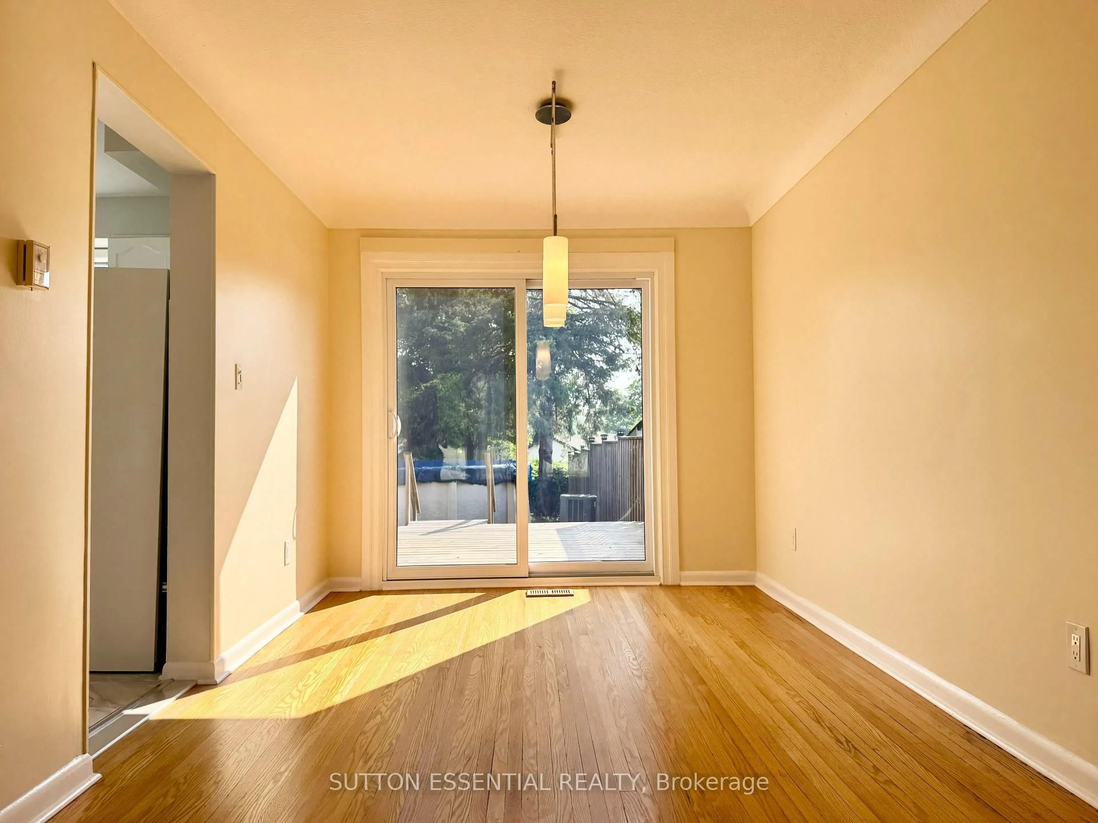 A pic of a room for 213 Perth St, Brockville Ontario K6V 5E7