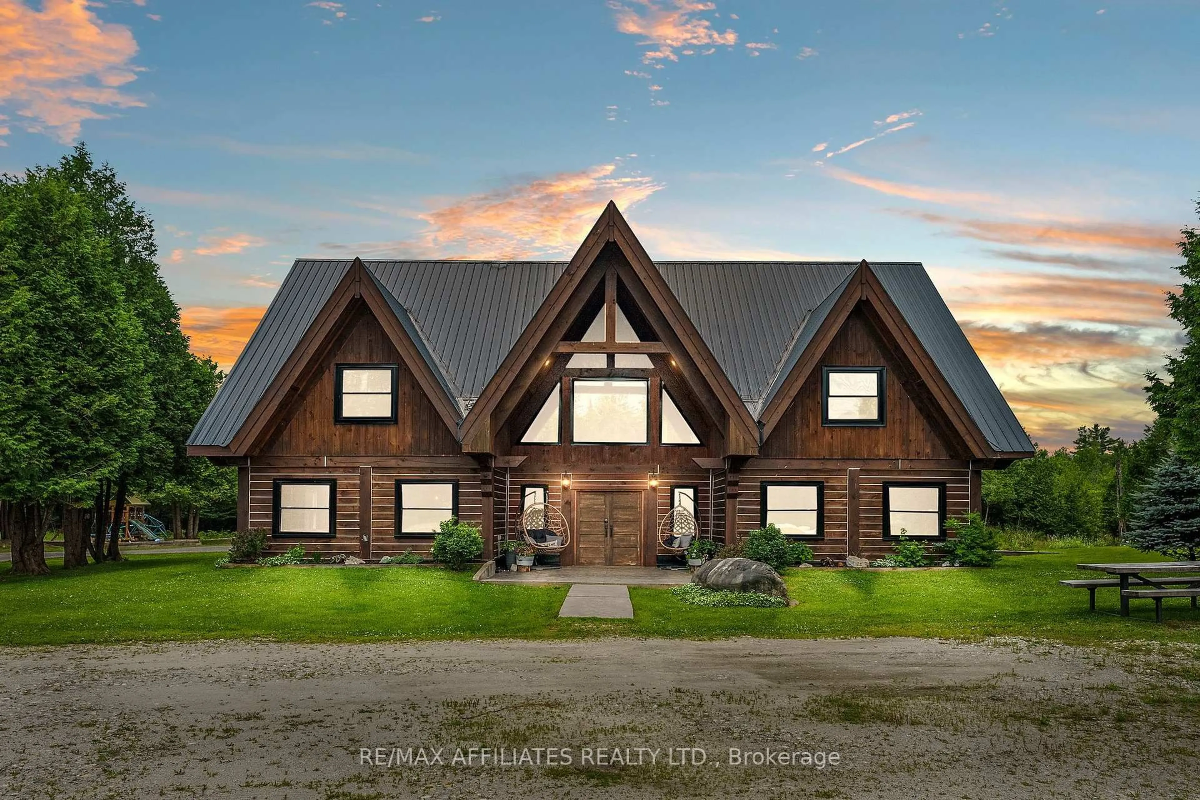 Home with brick exterior material, mountain view for 521 Concession Road 1A Dalhousie Rd, Lanark Ontario K0G 1K0