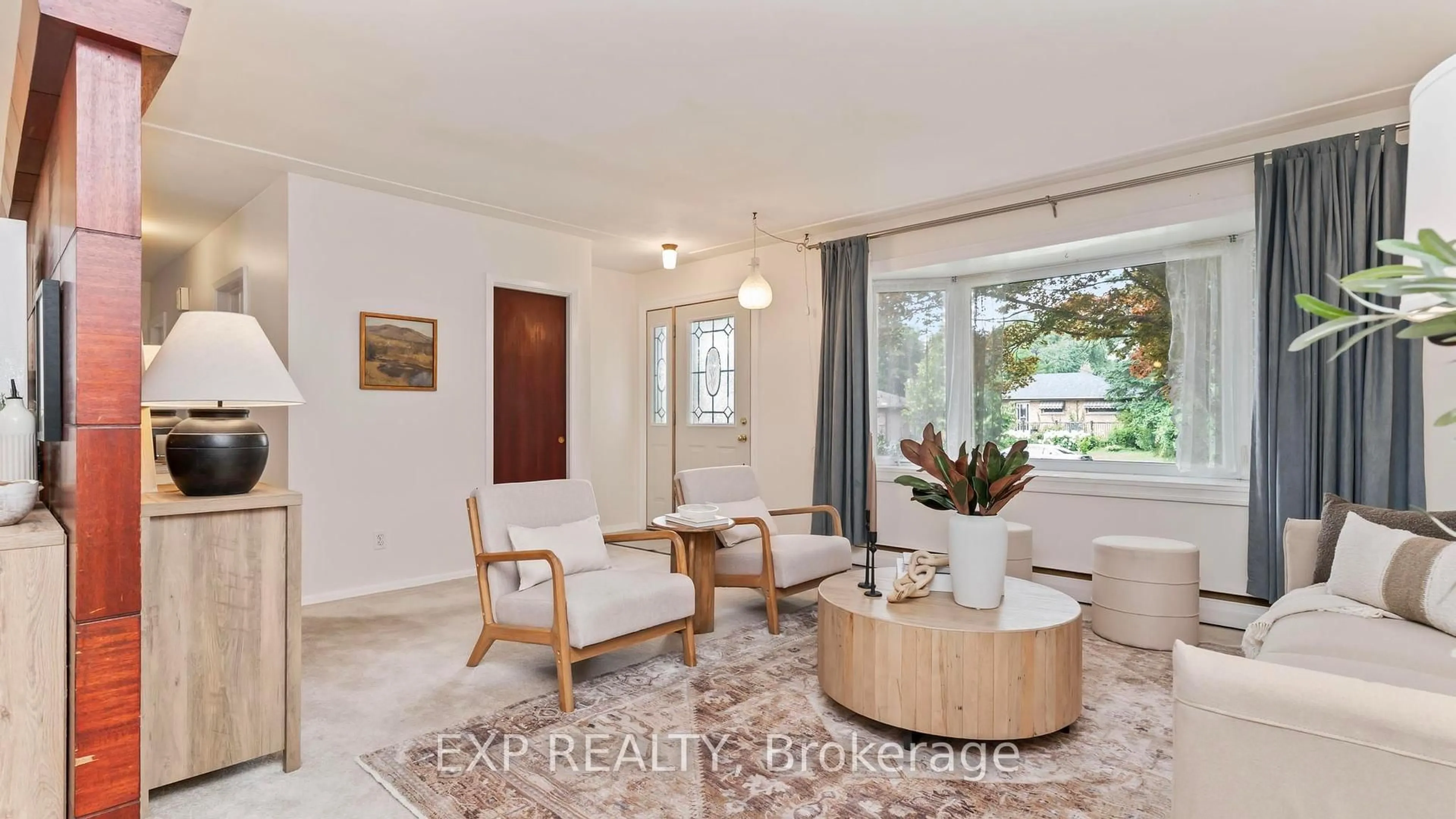 Living room with furniture, ceramic/tile floor for 101 Burnside Dr, London East Ontario N5V 1B4