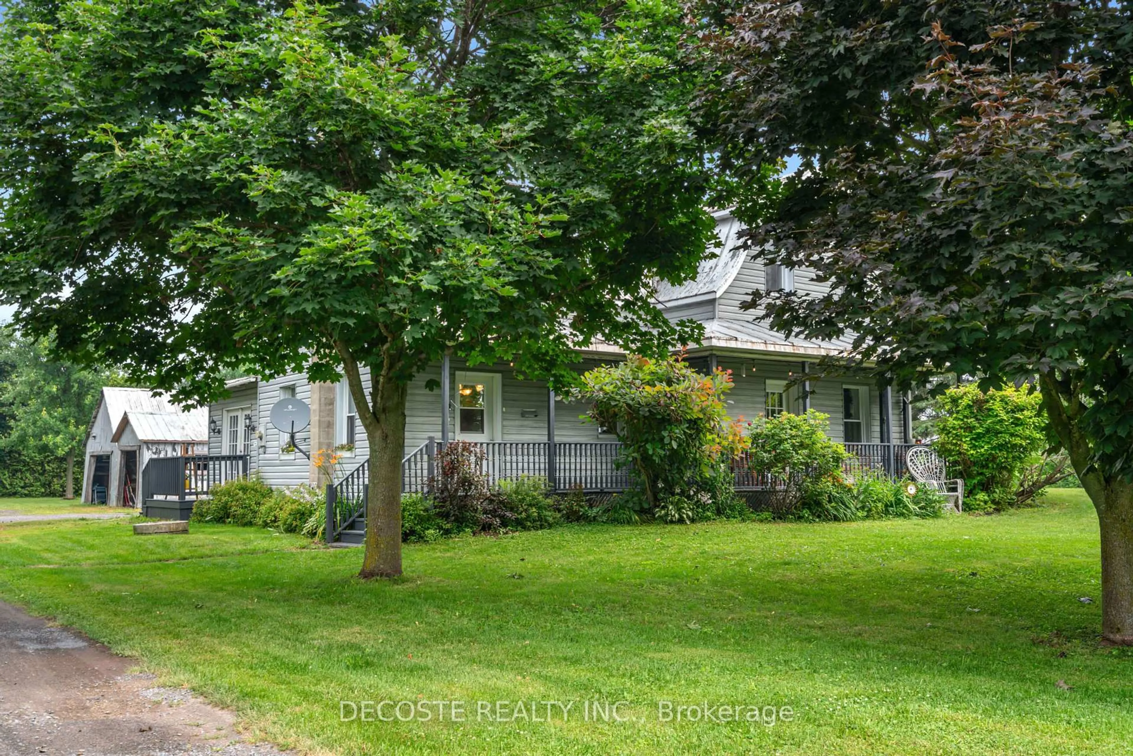 A pic from outside/outdoor area/front of a property/back of a property/a pic from drone, street for 17559 County 22 Rd, North Stormont Ontario K0C 1T0