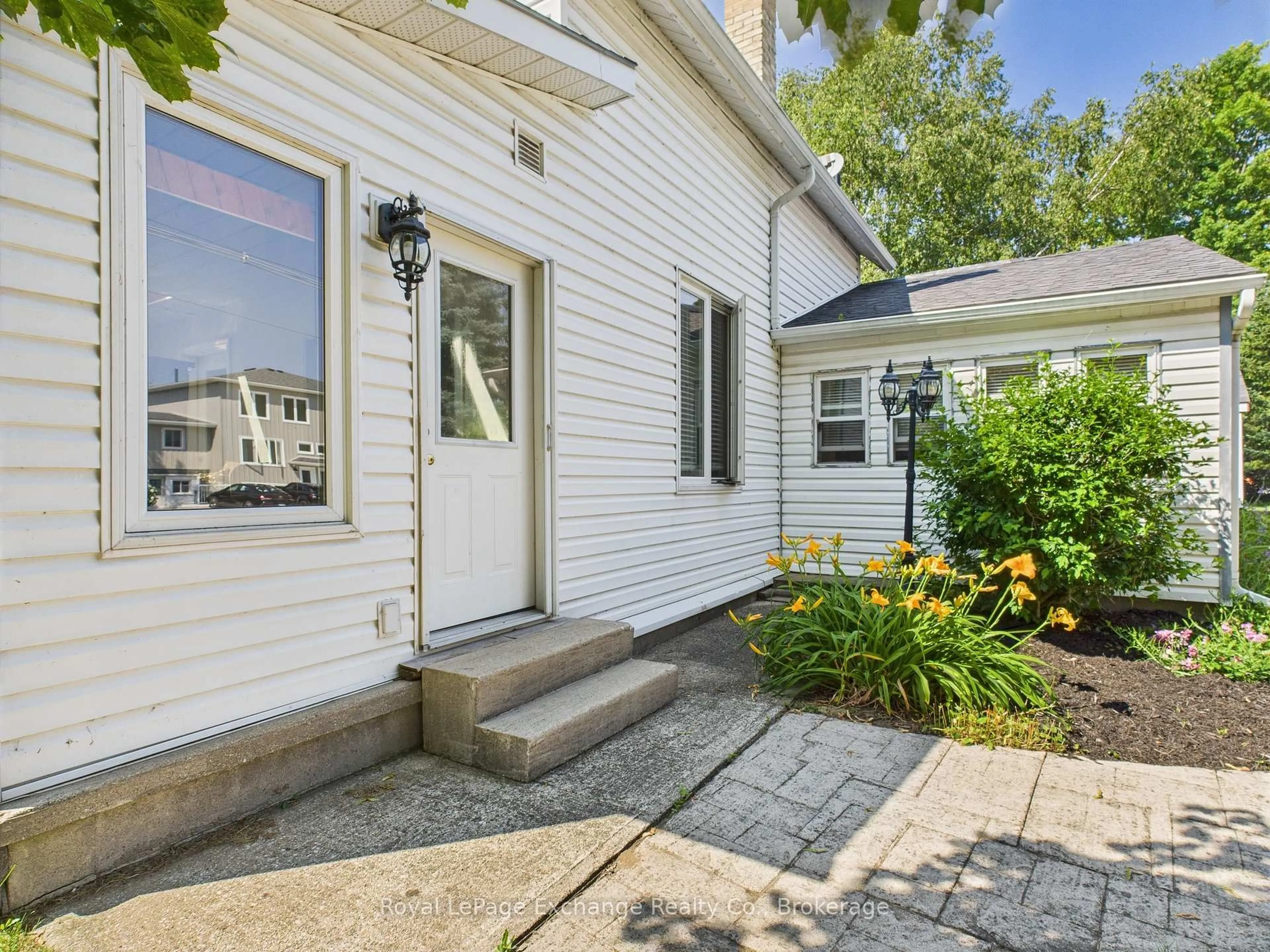 Unknown for 557 Market St, Saugeen Shores Ontario N0H 2C4