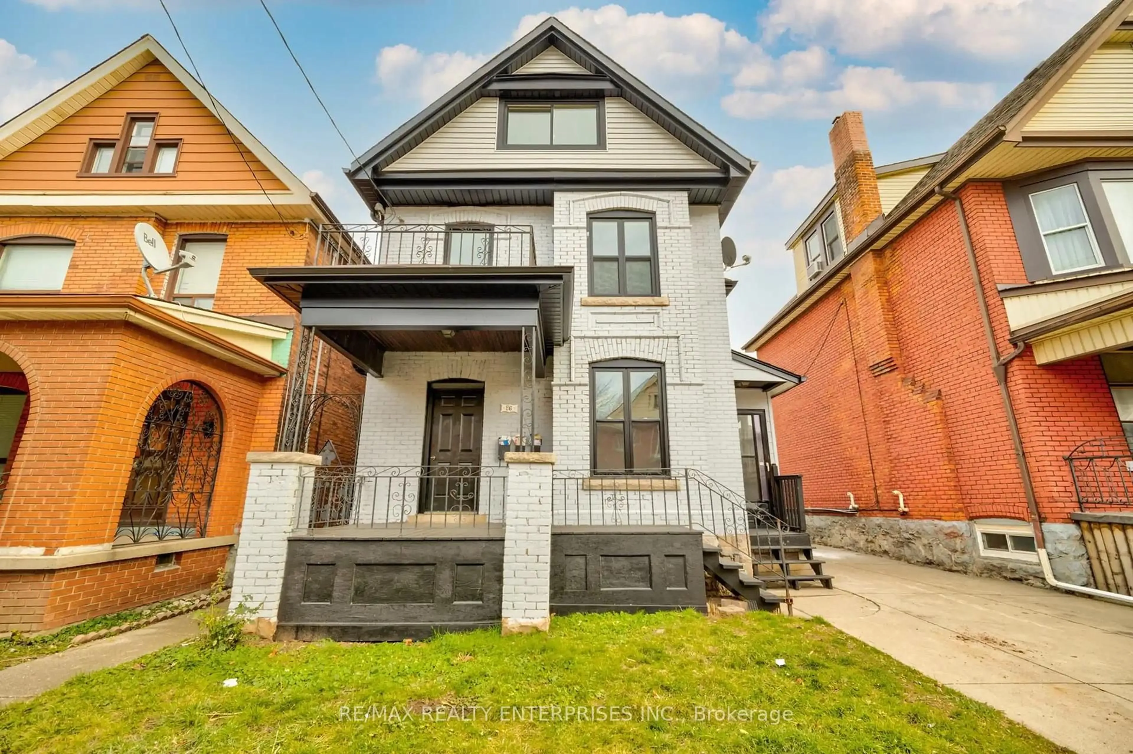 Home with brick exterior material, street for 26 Fairleigh Ave, Hamilton Ontario L8L 6H2