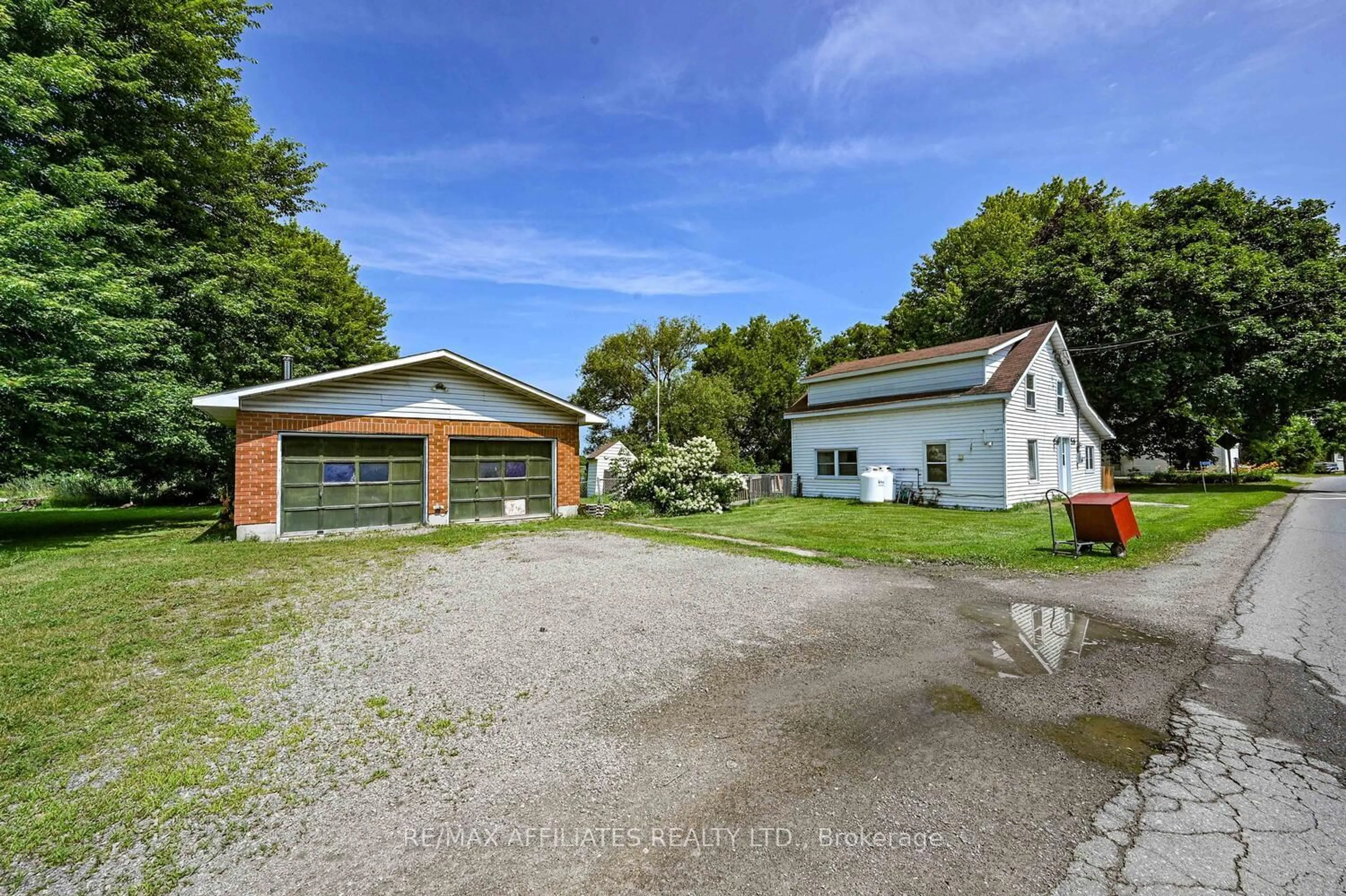 A pic from outside/outdoor area/front of a property/back of a property/a pic from drone, street for 1028 County 16 Rd, Merrickville-Wolford Ontario K0G 1G0