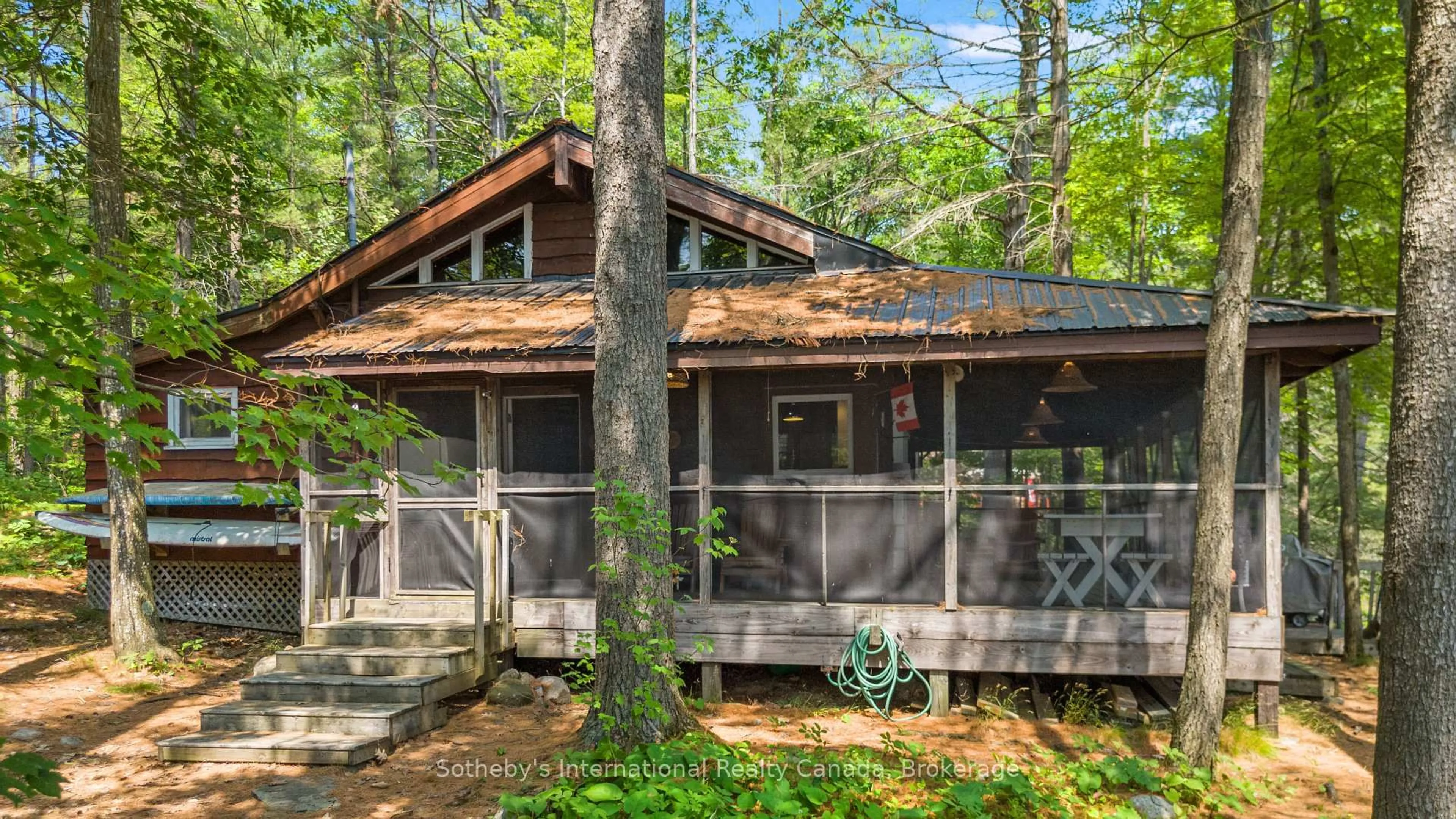 Home with vinyl exterior material, unknown for 6608 Go Home Lake Shr, Georgian Bay Ontario P0C 1H0