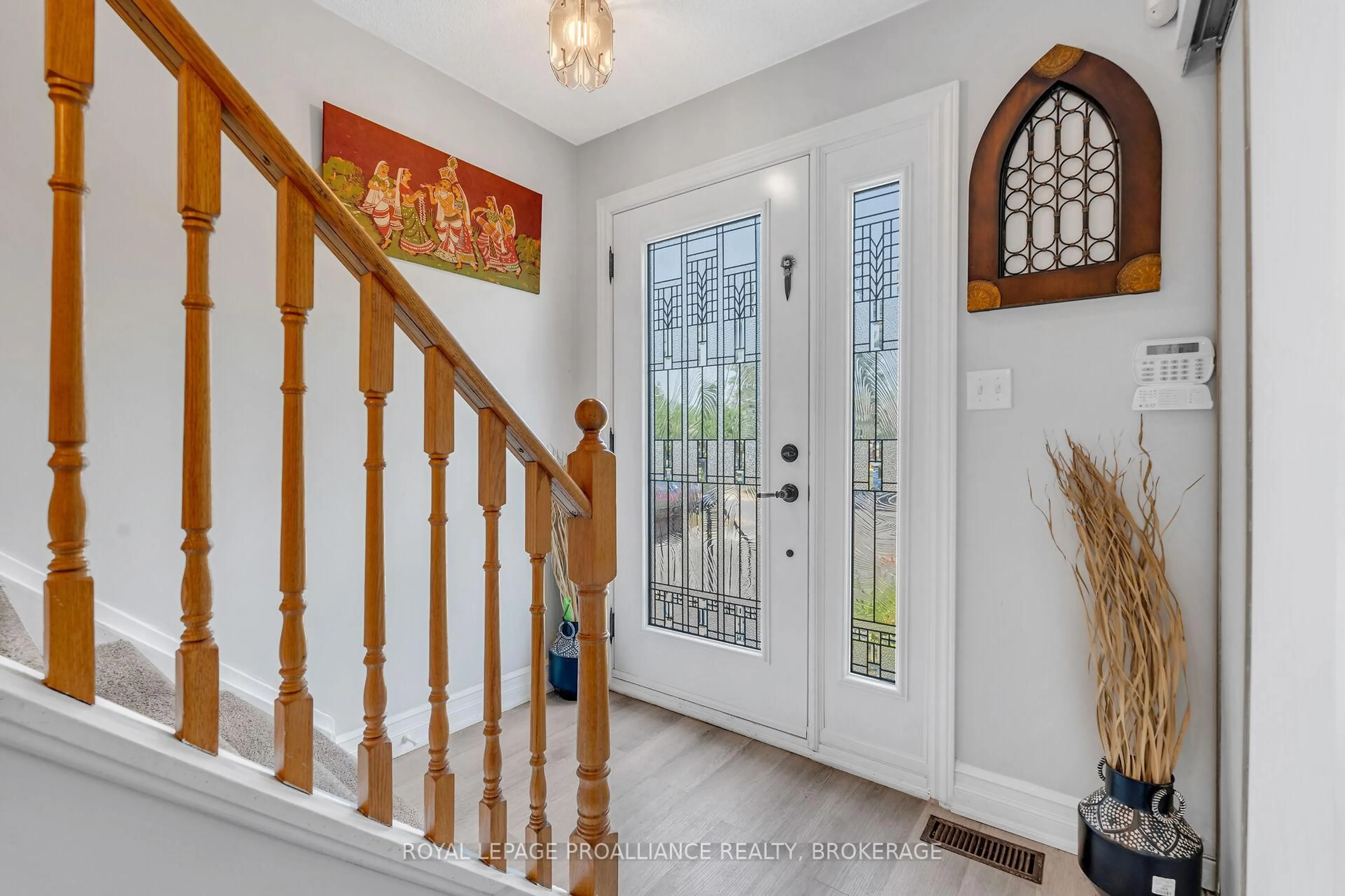 Indoor entryway for 315 Melanie Ave, Kingston Ontario K7M 8B5