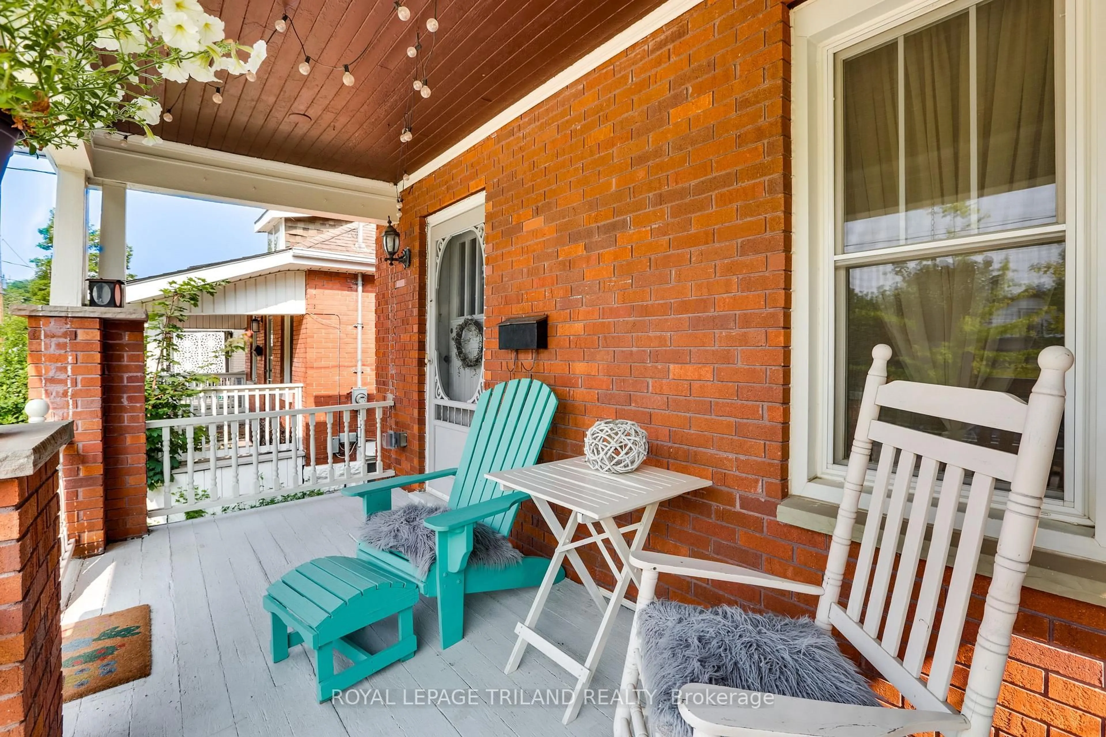 Patio, street for 140 Emery Ave, London South Ontario N6C 2E1