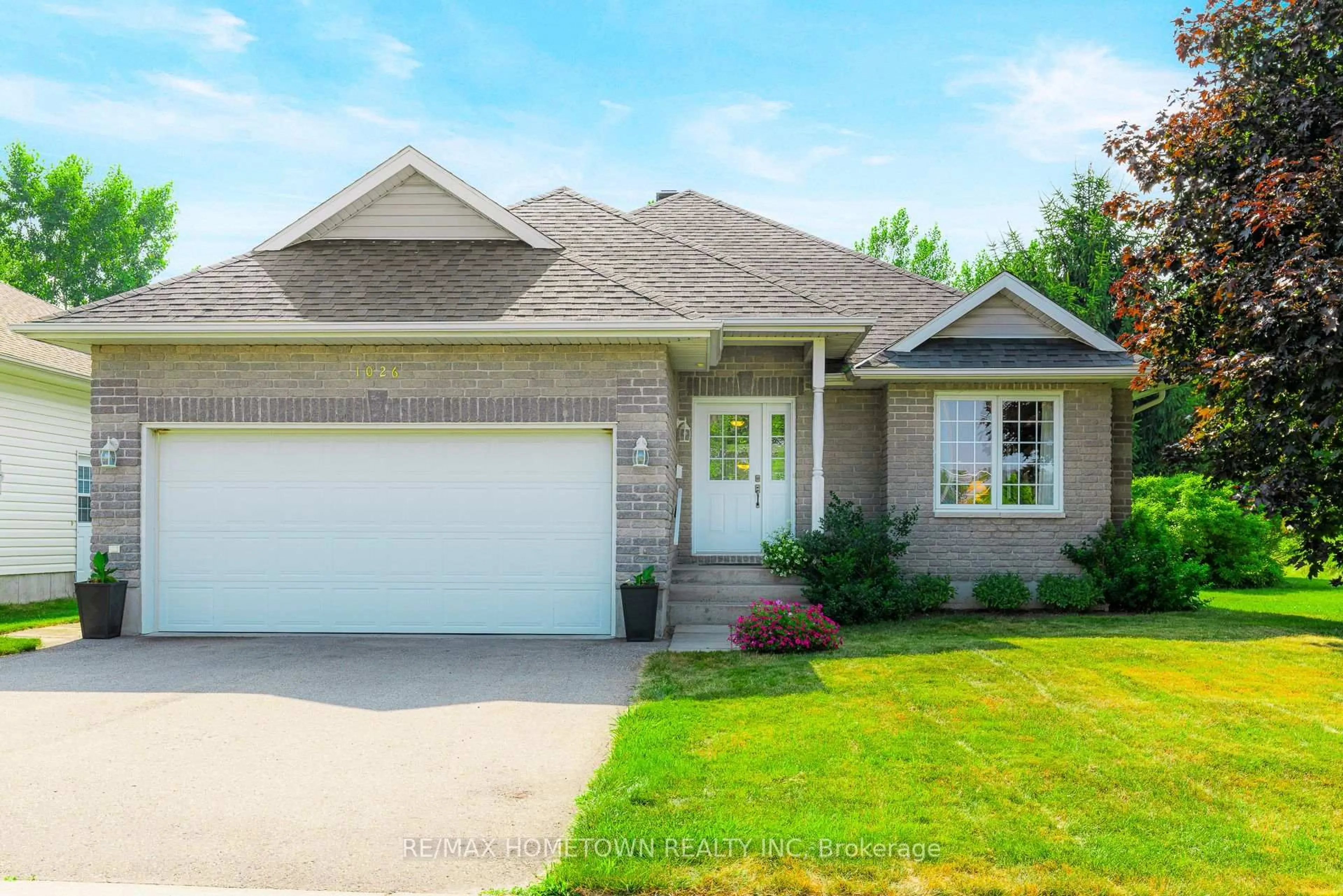 Home with brick exterior material, street for 1026 Crestwood Dr, Brockville Ontario K6V 7N1