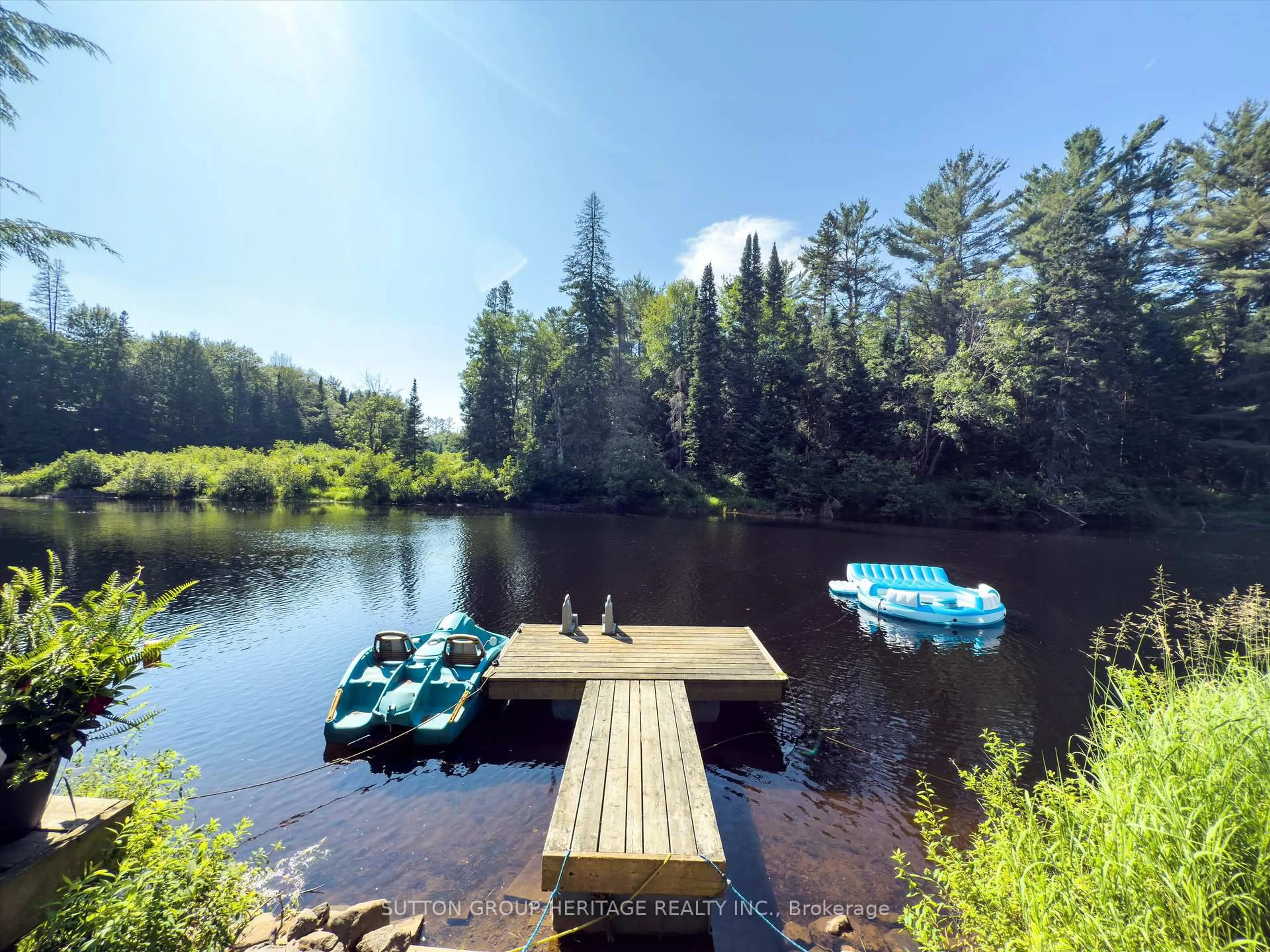 A pic from outside/outdoor area/front of a property/back of a property/a pic from drone, water/lake/river/ocean view for 188 BALSAM CHUTES Rd, Huntsville Ontario P0B 1L0