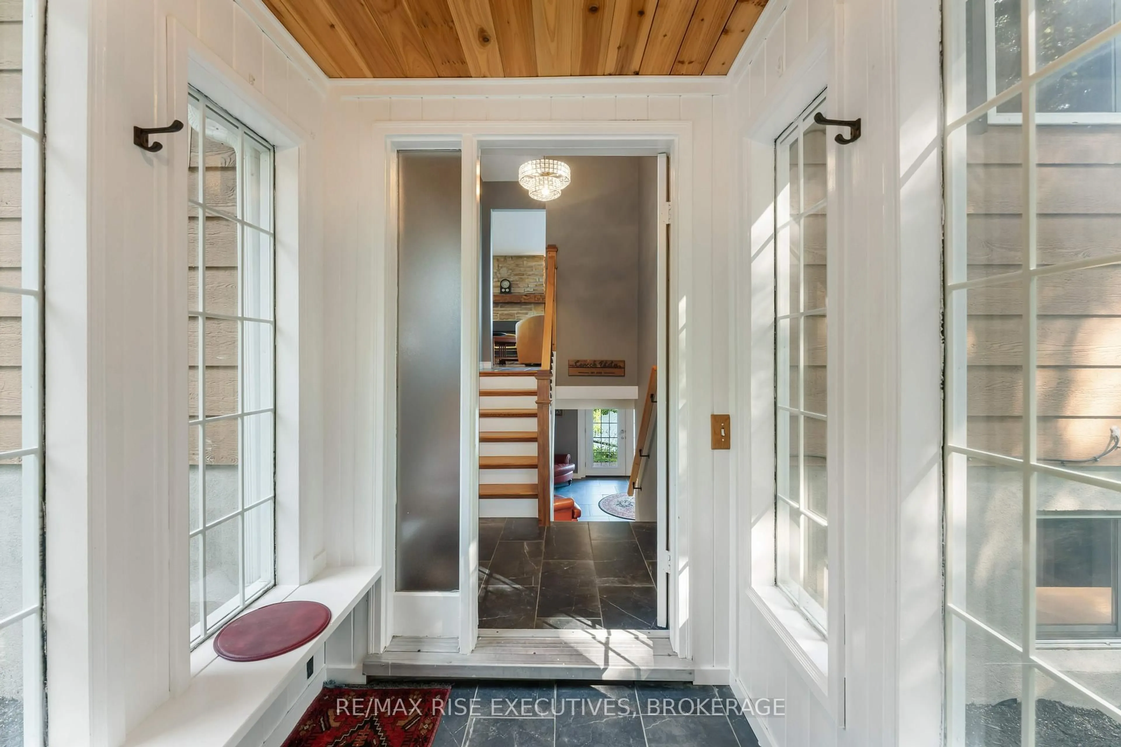 Indoor entryway for 3376 County Rd 3 Rd, Leeds and the Thousand Islands Ontario K0E 1N0