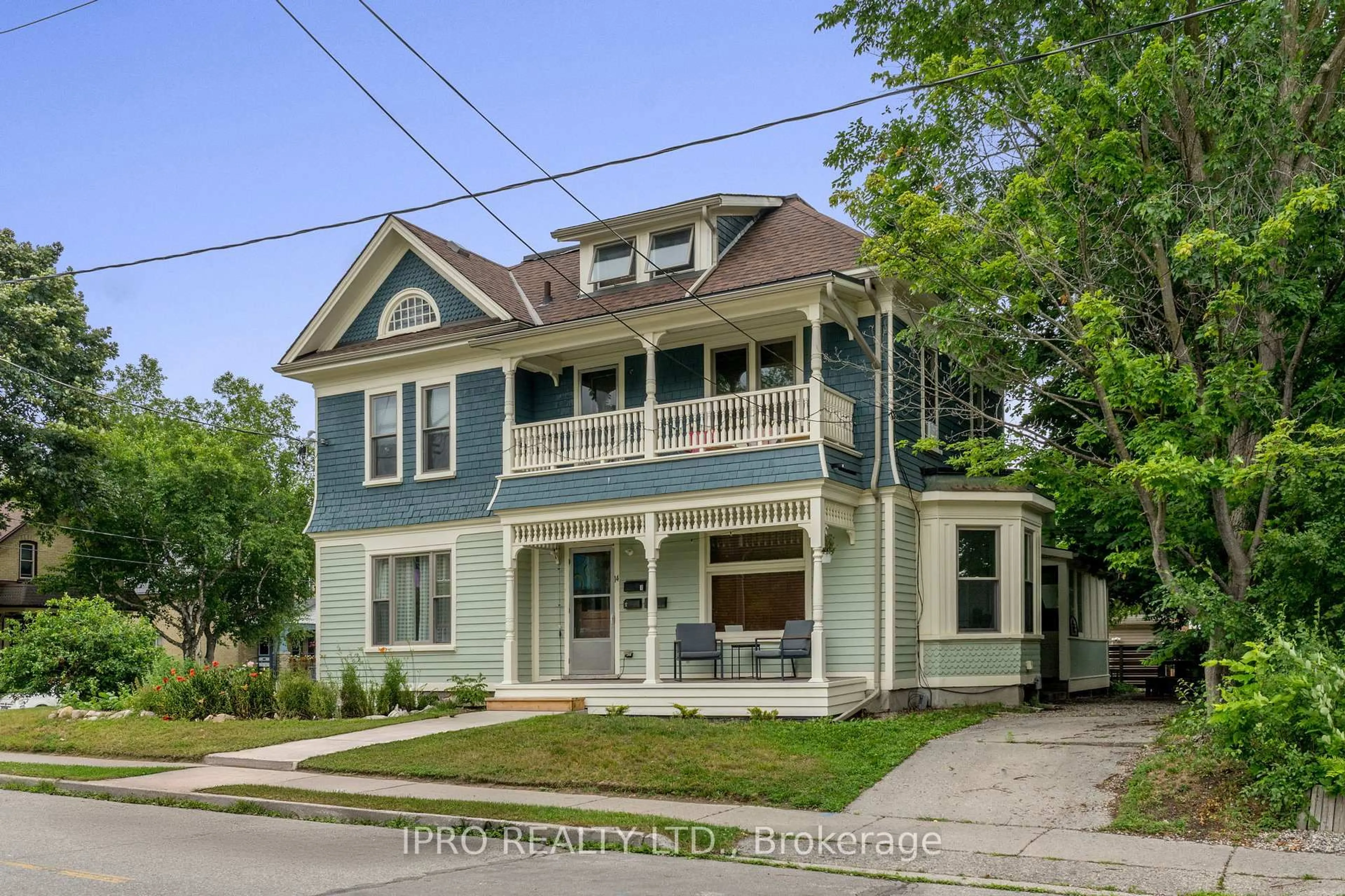 Home with vinyl exterior material, street for 14 Young St, Waterloo Ontario N2L 2Y8