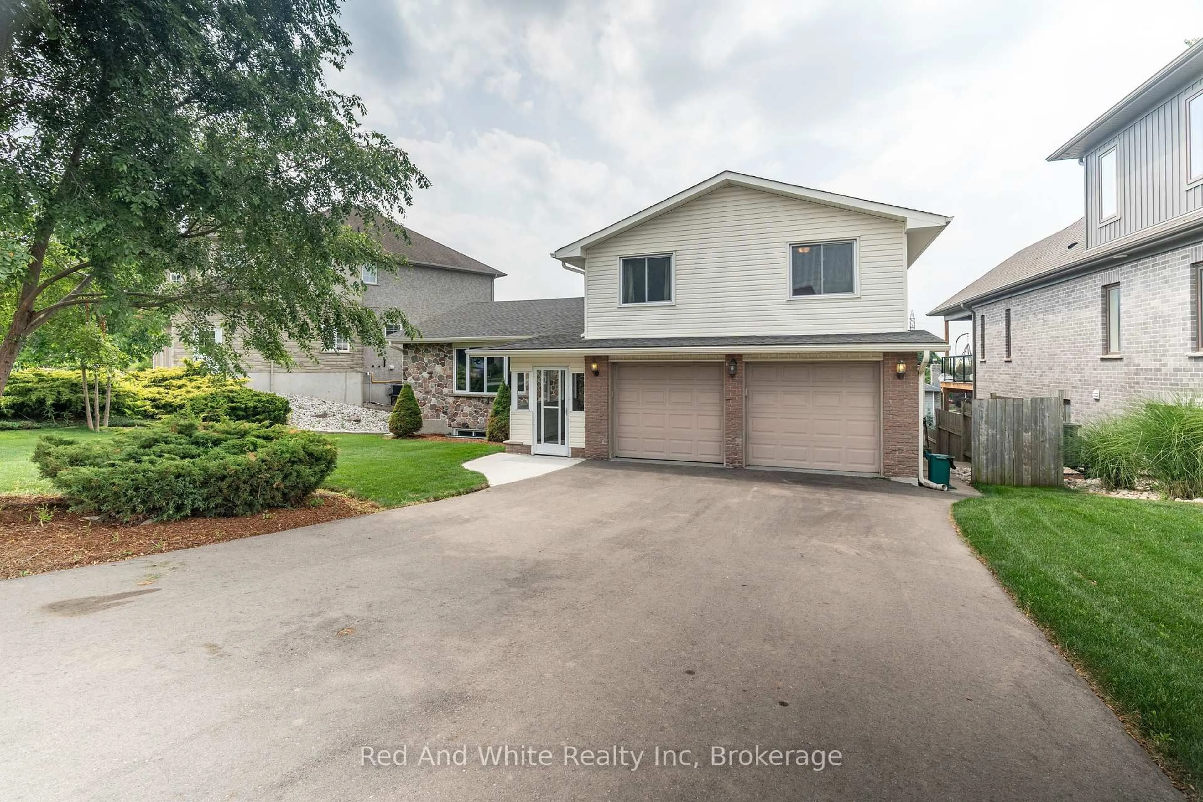 Unknown for 447 Old Chicopee Tr, Kitchener Ontario N2A 4H1