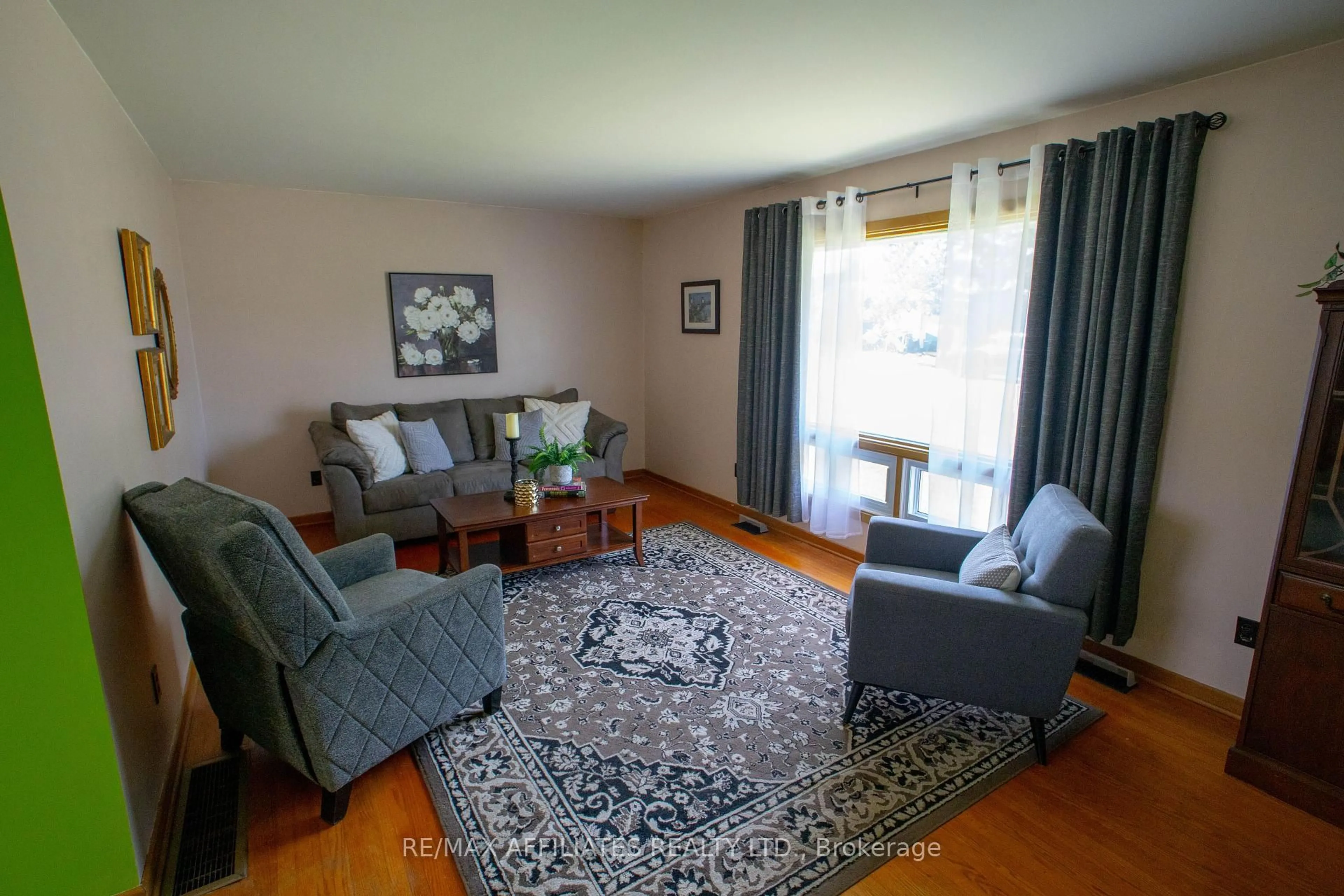 Living room with furniture, unknown for 195 Isabella St, Smiths Falls Ontario K7A 4A8