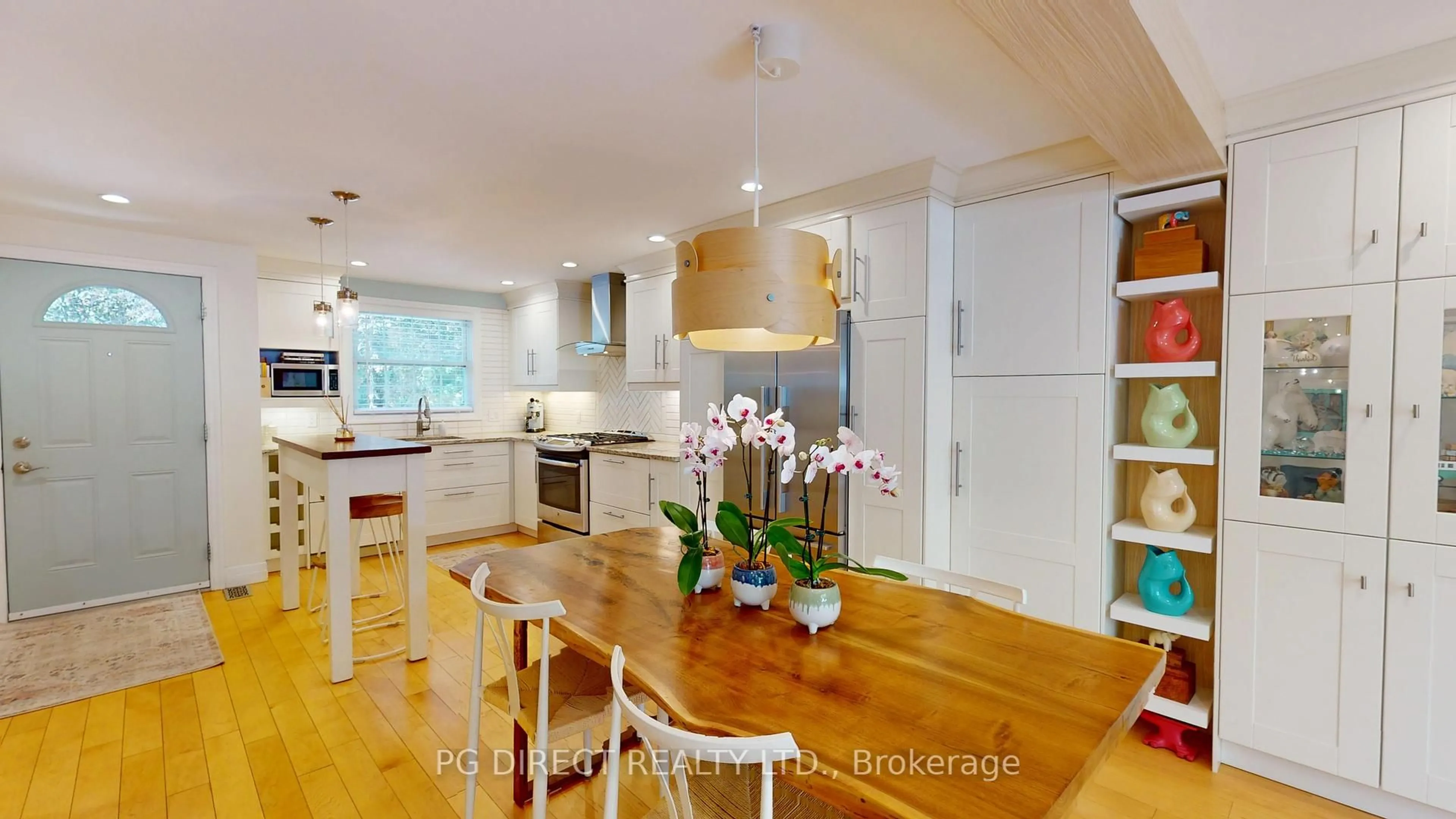 Contemporary kitchen, wood/laminate floor for 383 Edinburgh Rd #23, Guelph Ontario N1G 2K7