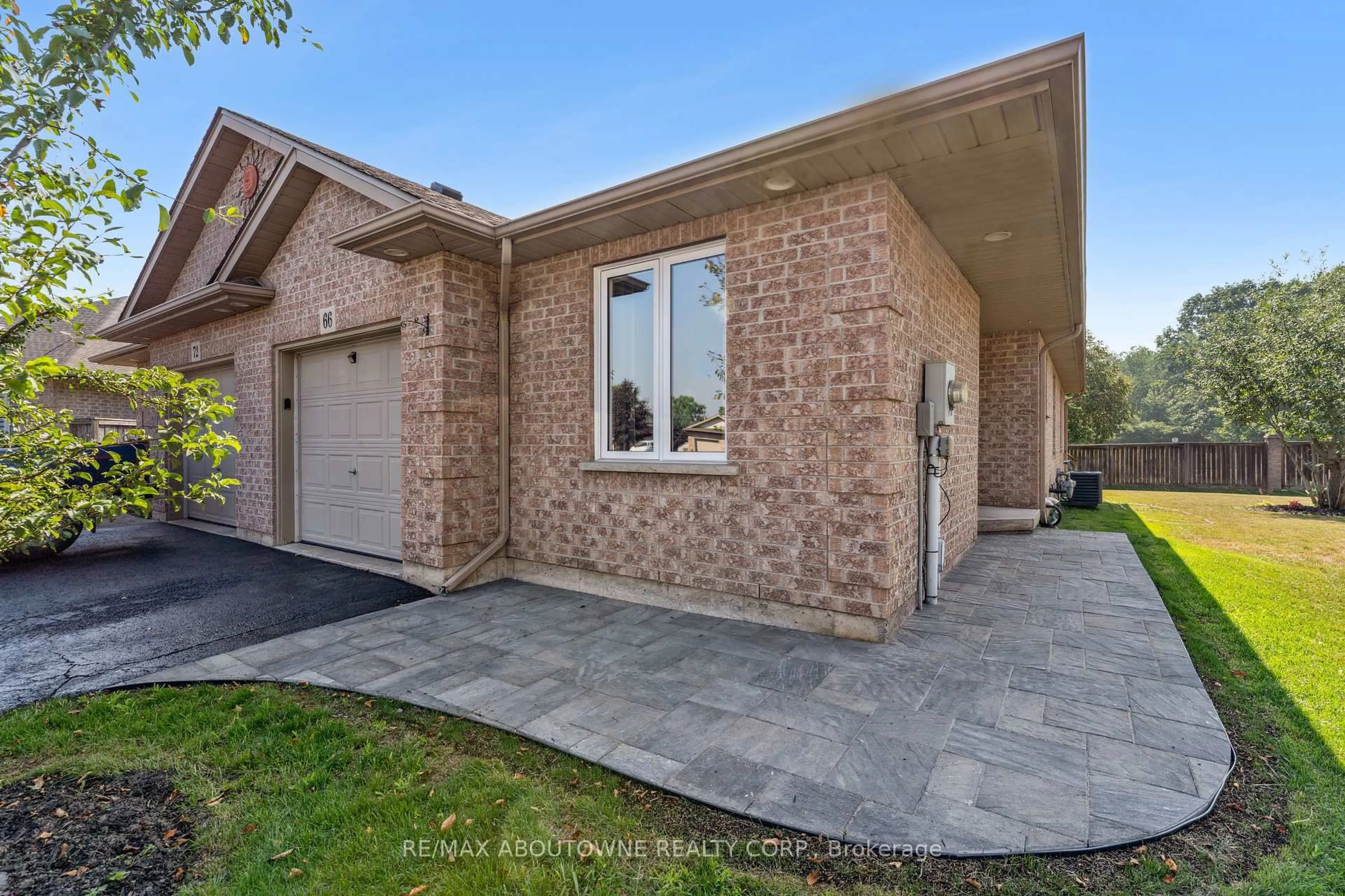 Home with brick exterior material, street for 66 Bridgewater Crt, Welland Ontario L3C 7M6