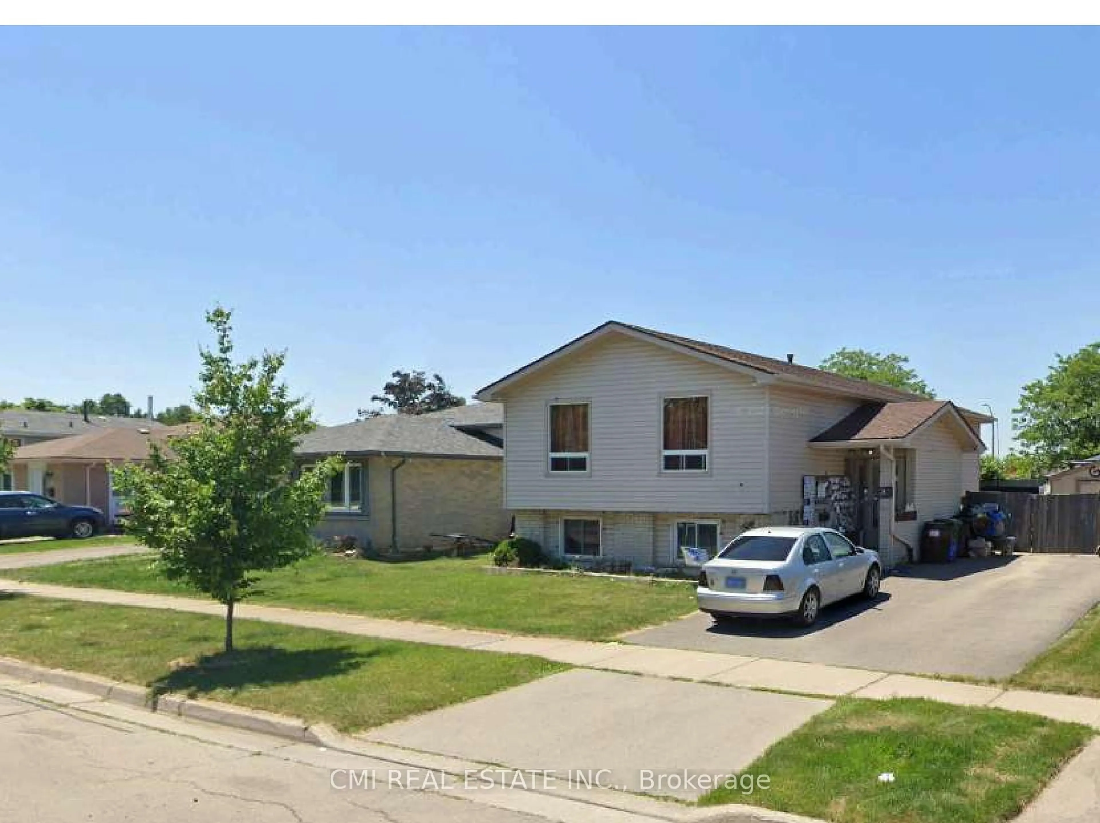 A pic from outside/outdoor area/front of a property/back of a property/a pic from drone, street for 51 Odessa St, Hamilton Ontario L8J 1A3