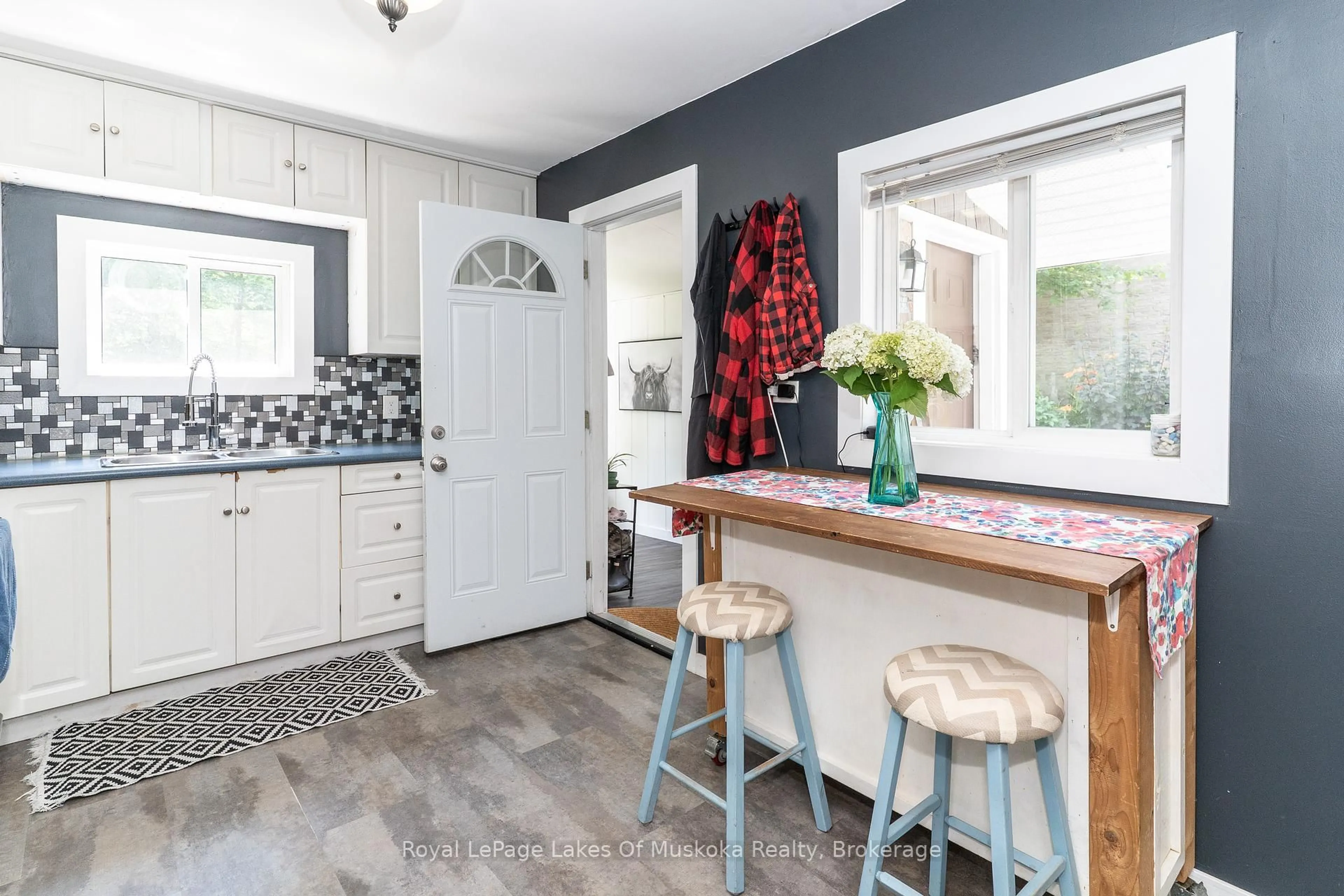 Open concept kitchen, ceramic/tile floor for 31 Florence St, Huntsville Ontario P1H 1V4