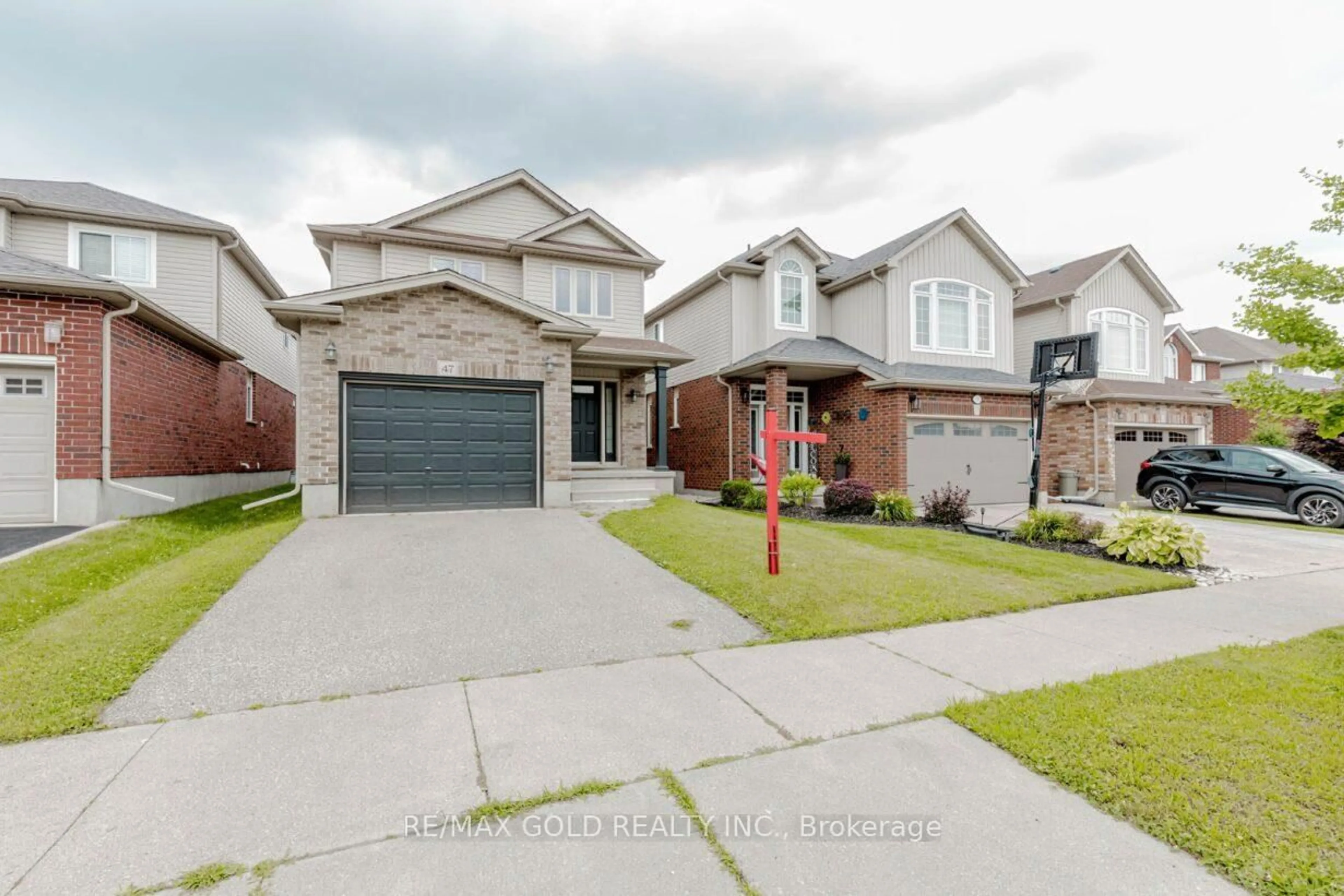 Home with brick exterior material, street for 47 Hinrichs Cres, Cambridge Ontario N1T 0A8