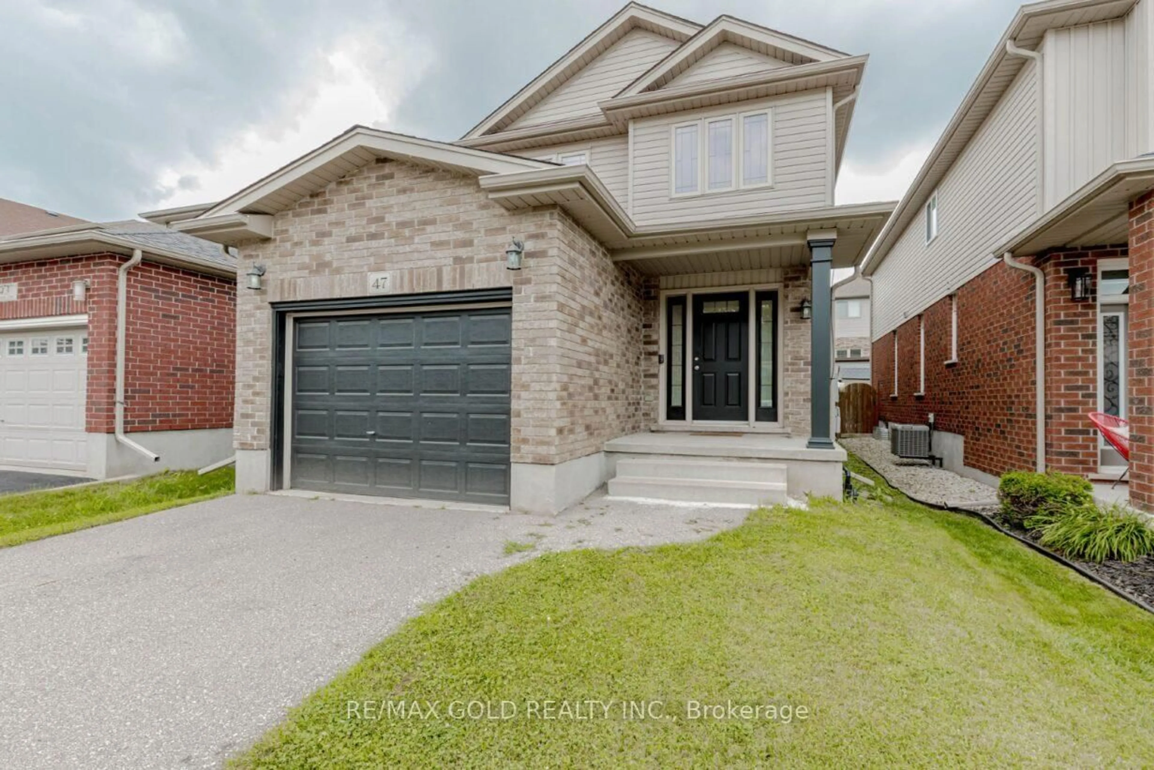 Home with brick exterior material, street for 47 Hinrichs Cres, Cambridge Ontario N1T 0A8