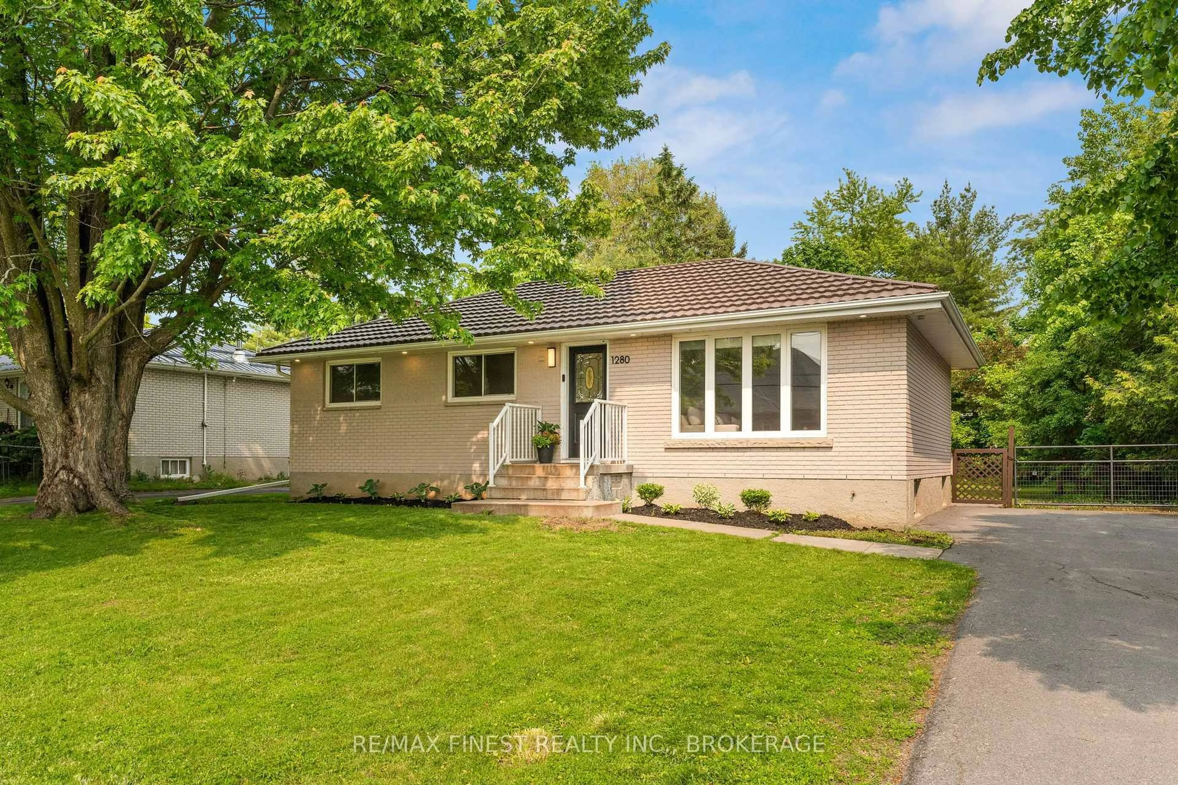Home with vinyl exterior material, street for 1280 Westbrook Rd, Kingston Ontario K7P 0N6