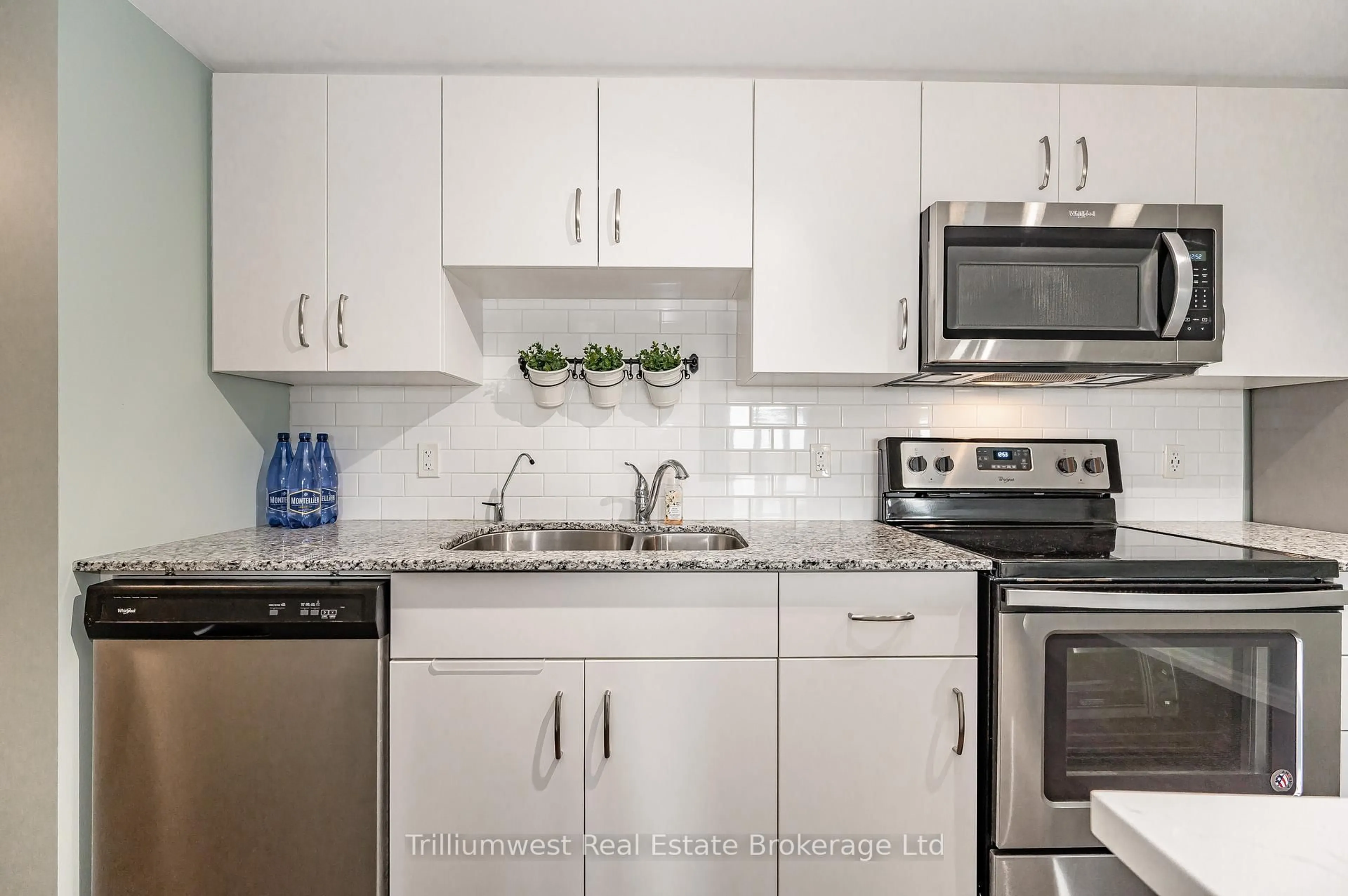 Standard kitchen, unknown for 108 Summit Ridge Dr #5, Guelph Ontario N1E 0P8