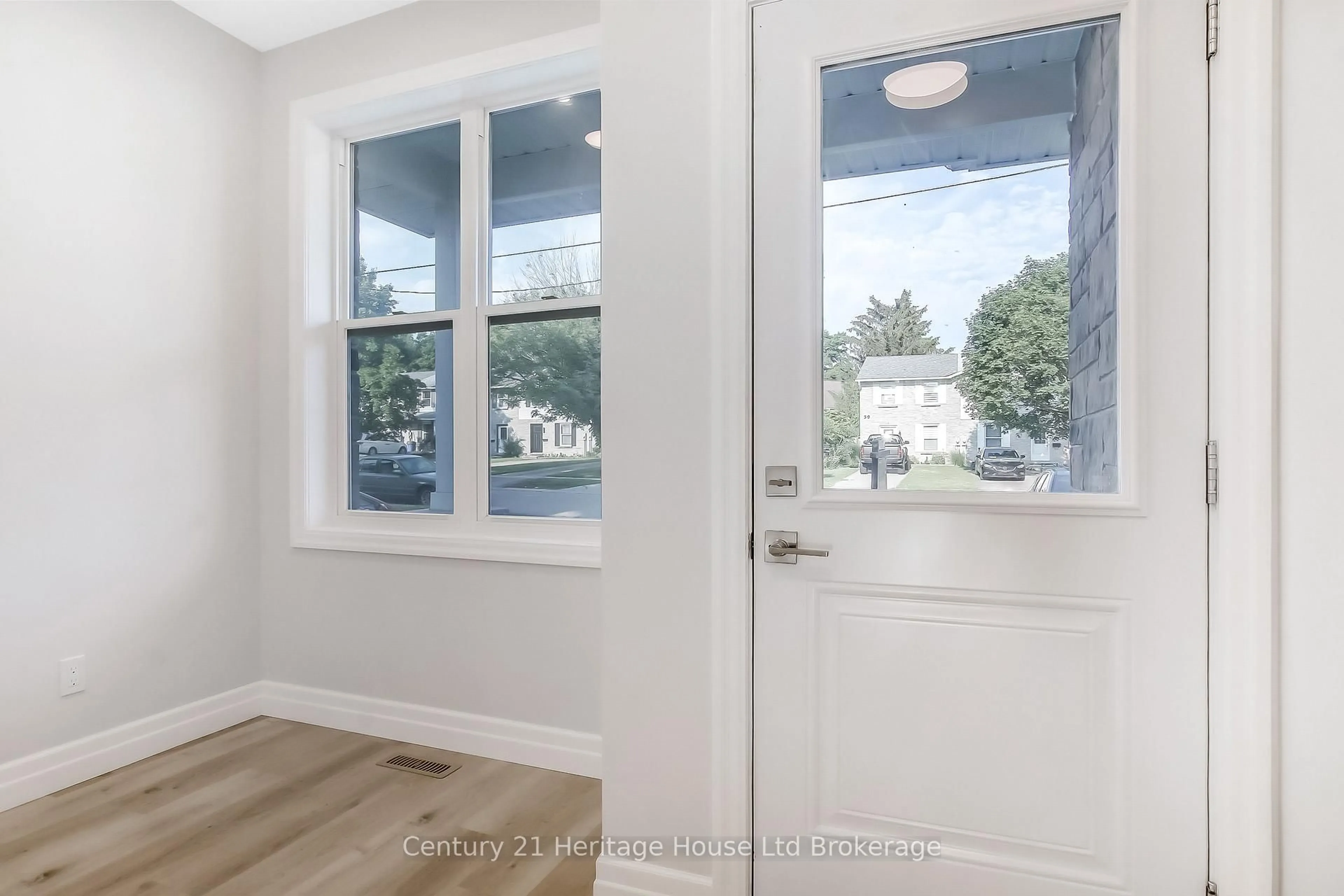 Indoor entryway for 50 Blandford St #1, Woodstock Ontario N4S 7H6