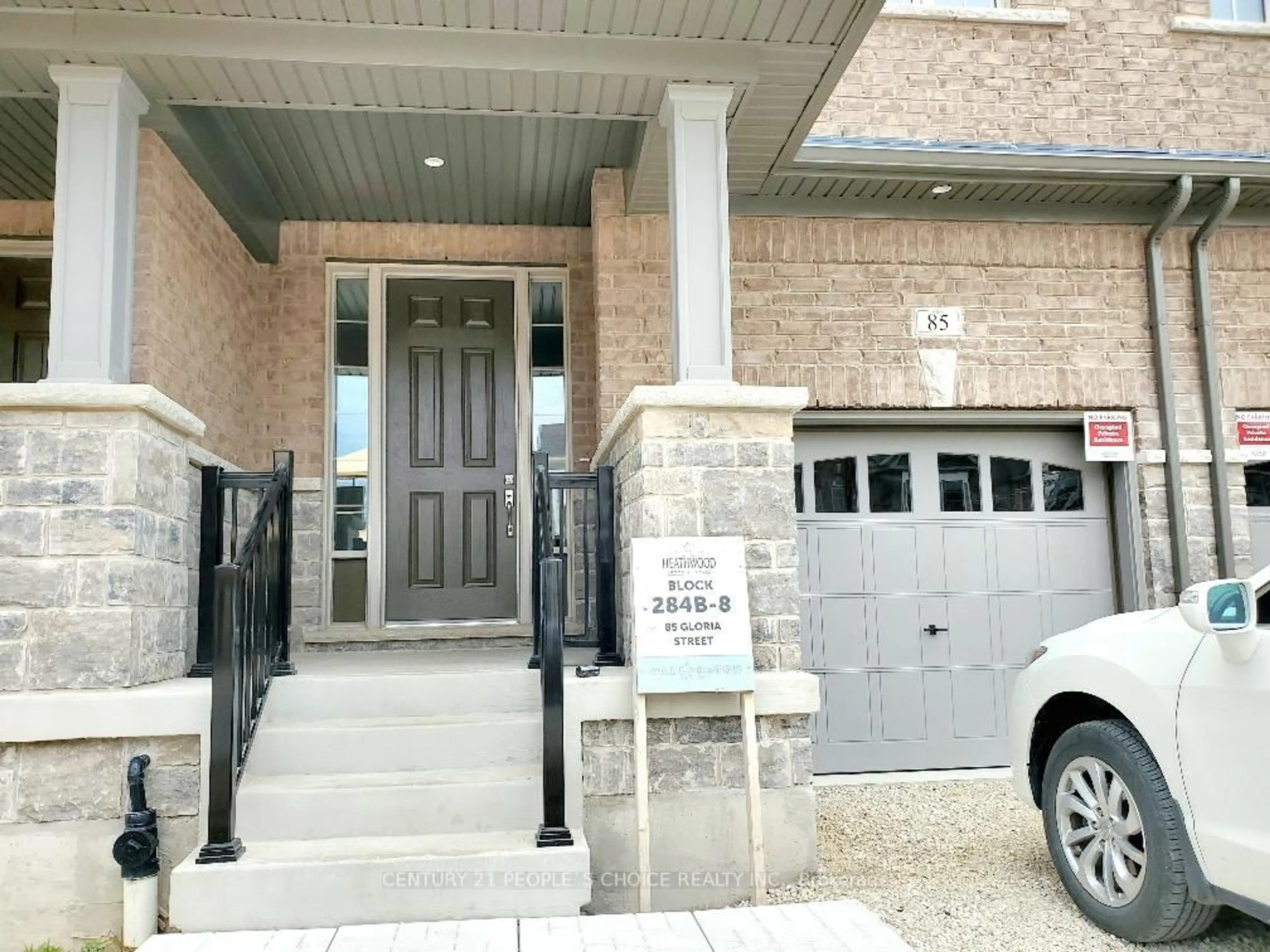 Indoor entryway for 85 Gloria St, Kitchener Ontario N2R 0R4