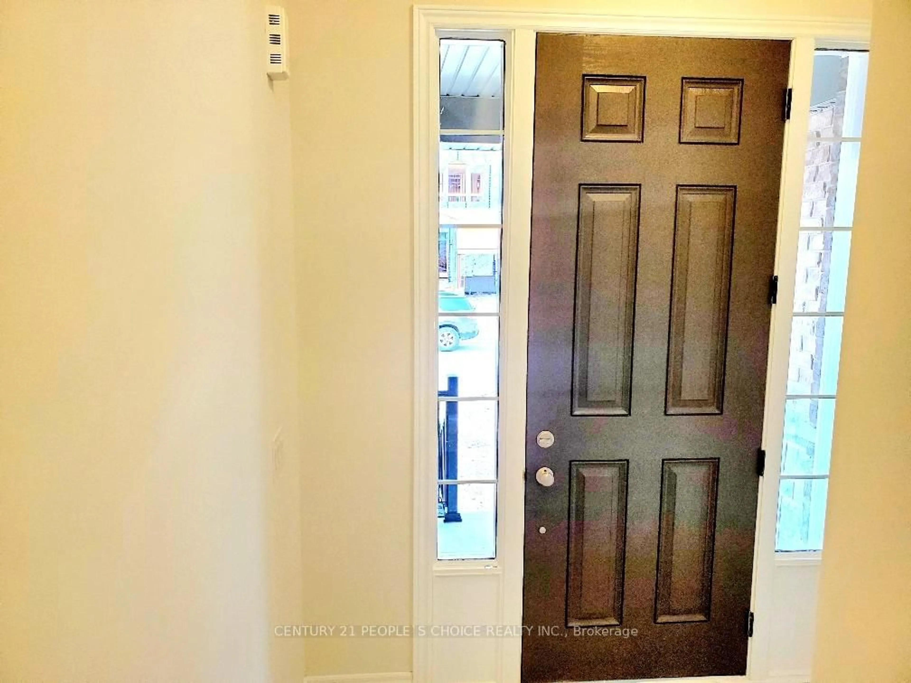 Indoor entryway for 85 Gloria St, Kitchener Ontario N2R 0R4