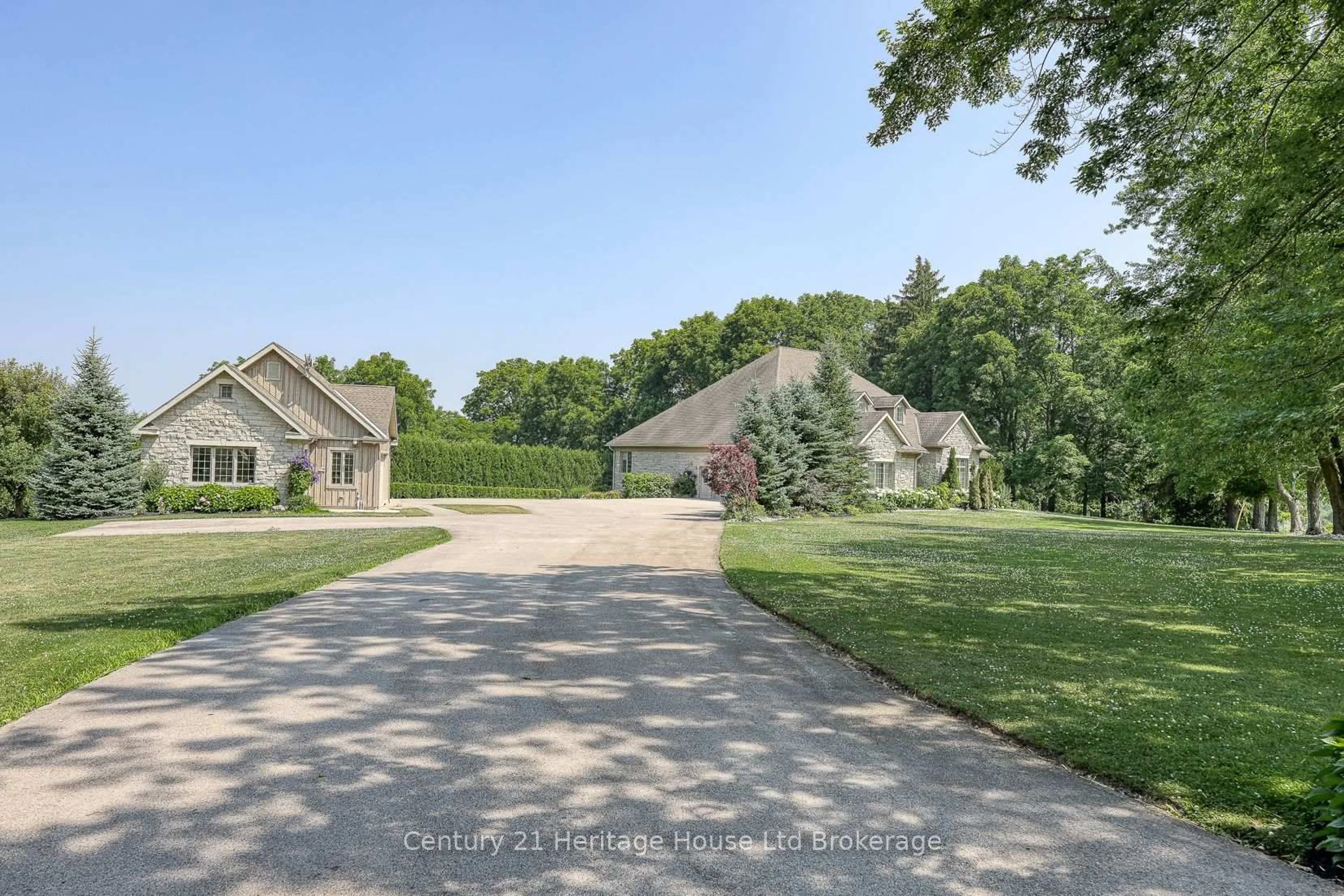 A pic from outside/outdoor area/front of a property/back of a property/a pic from drone, street for 3249 Perth 113 Rd, Perth South Ontario N5A 6S3