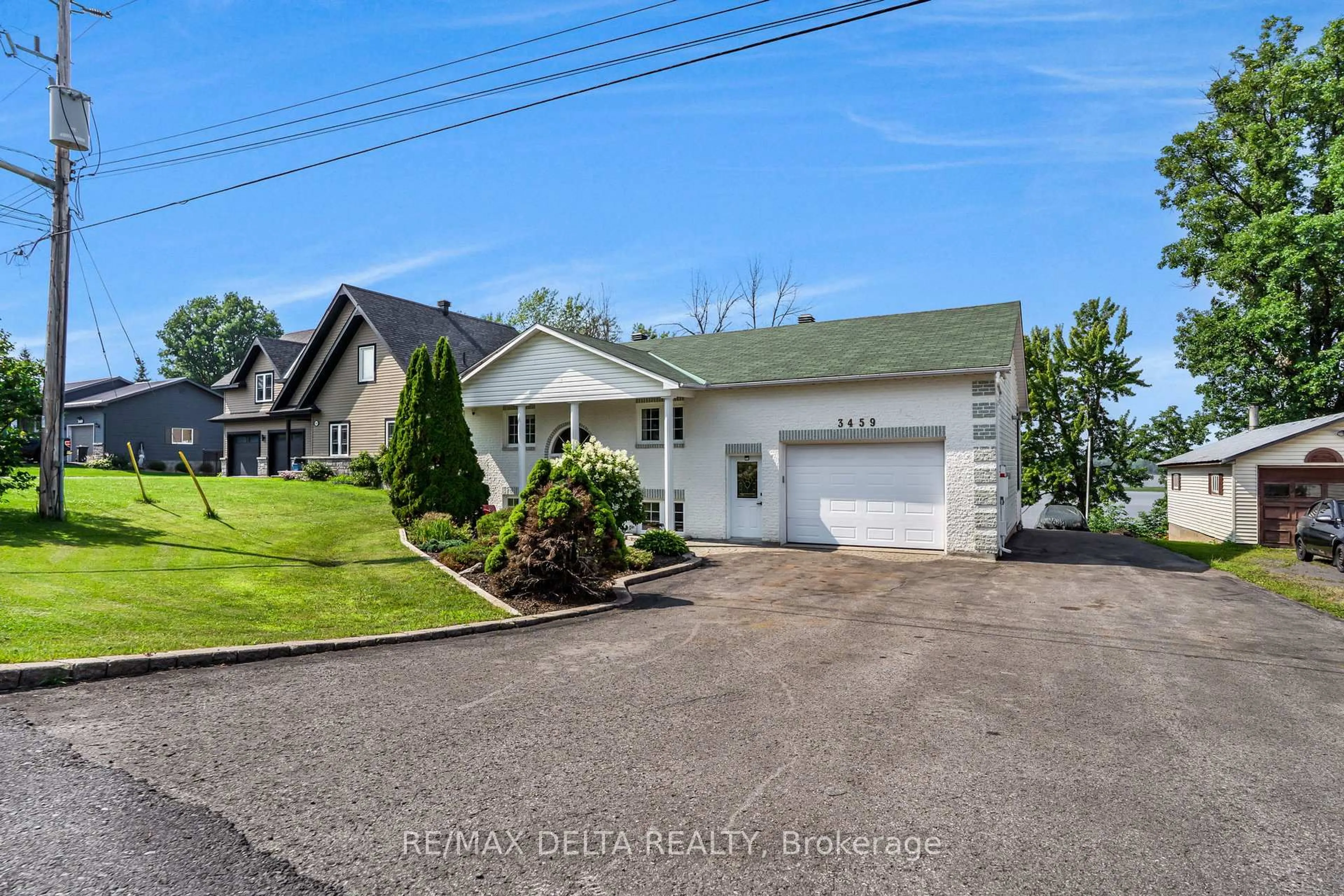 A pic from outside/outdoor area/front of a property/back of a property/a pic from drone, street for 3459 Principale St, Alfred and Plantagenet Ontario K0A 3K0