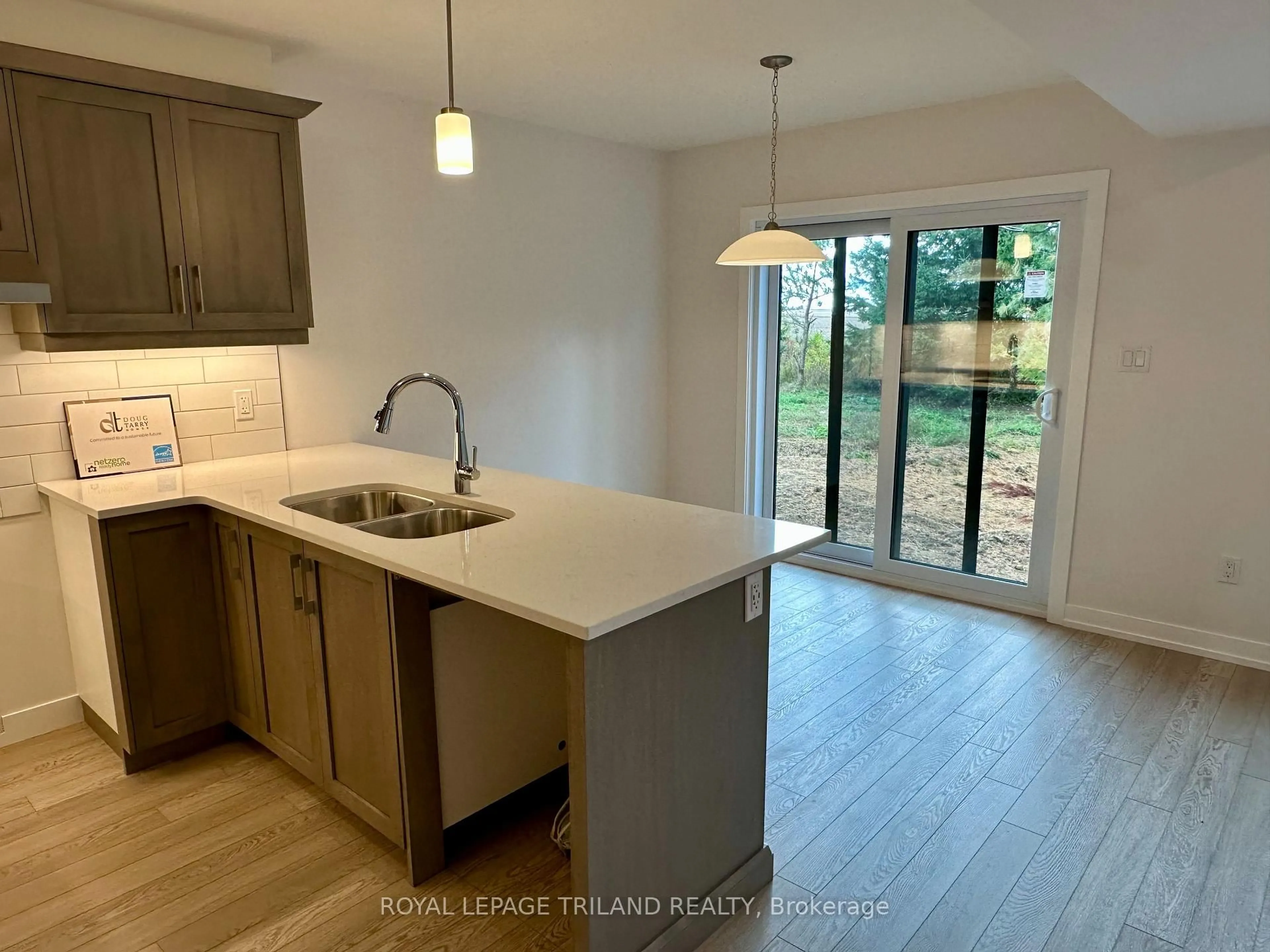 Open concept kitchen, unknown for 143 STYLES Dr, St. Thomas Ontario N5R 0R1