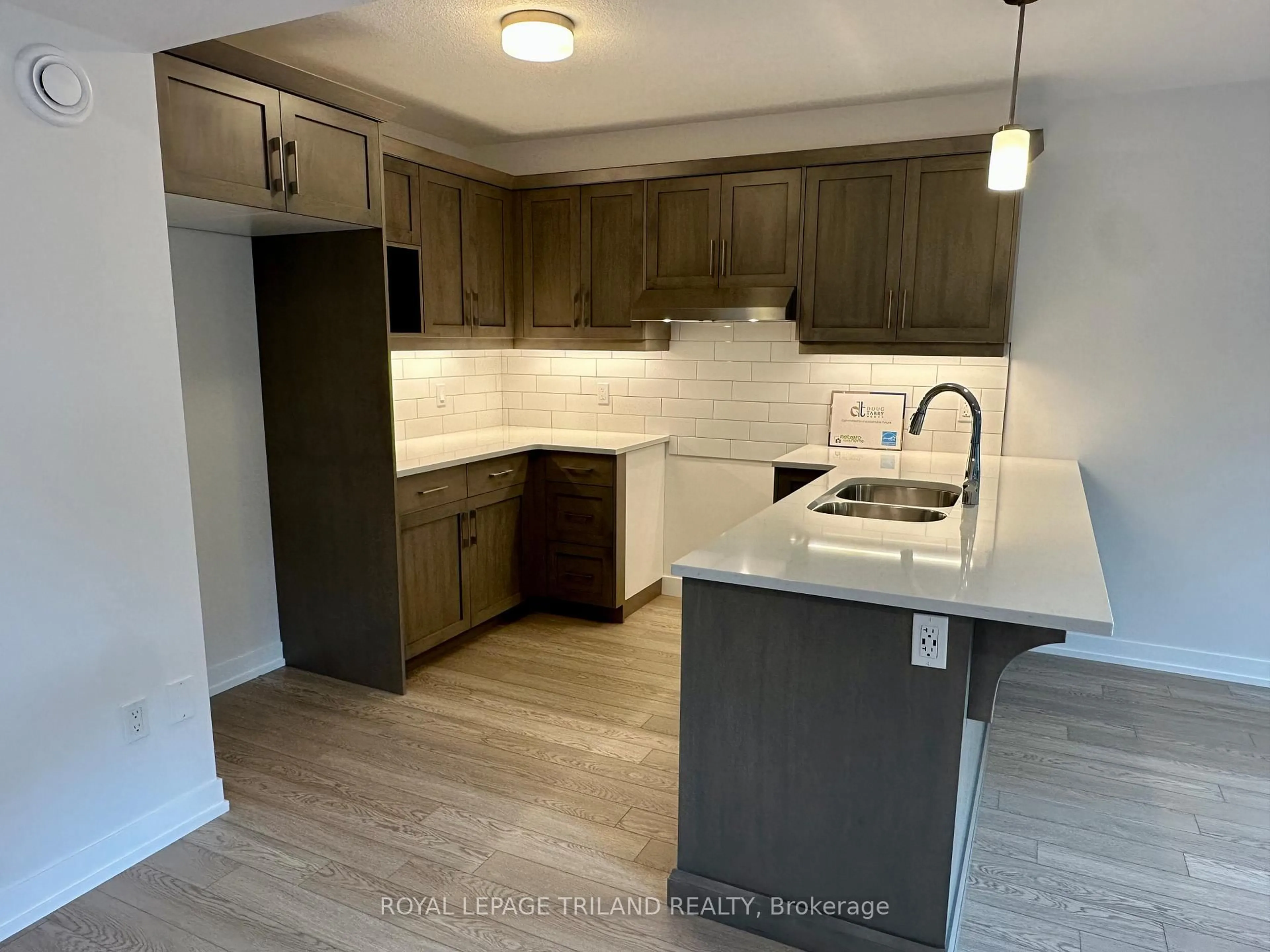 Open concept kitchen, unknown for 143 STYLES Dr, St. Thomas Ontario N5R 0R1